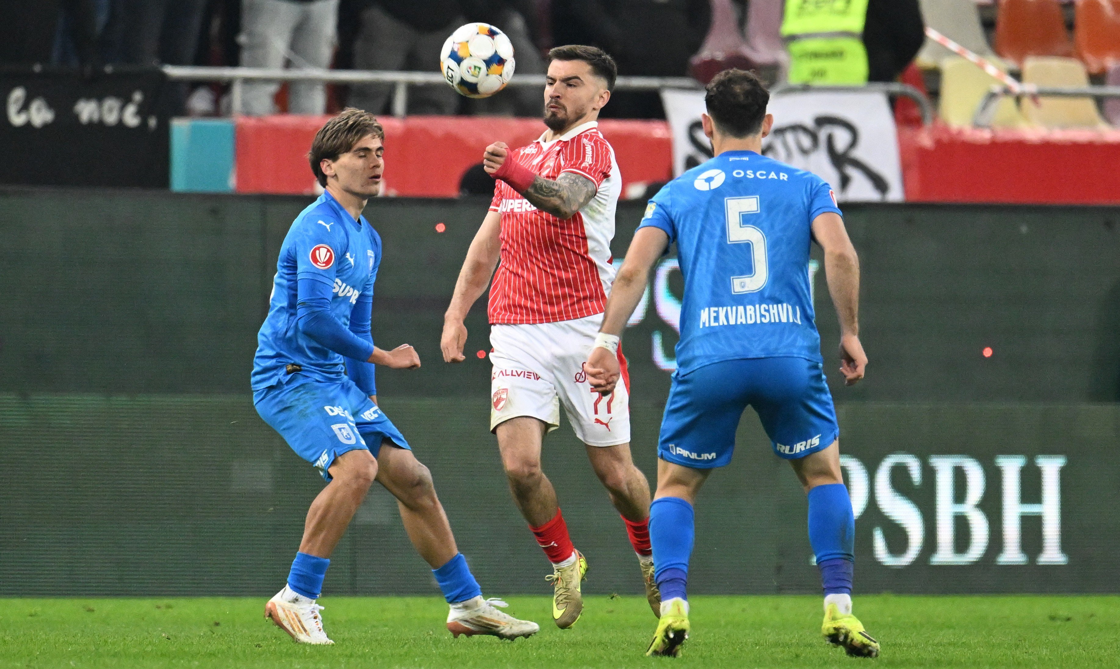 Danny Armstrong pune tunurile pe Horațiu Feșnic după Dinamo - Craiova 0-1: „Toată lumea poate vedea”
