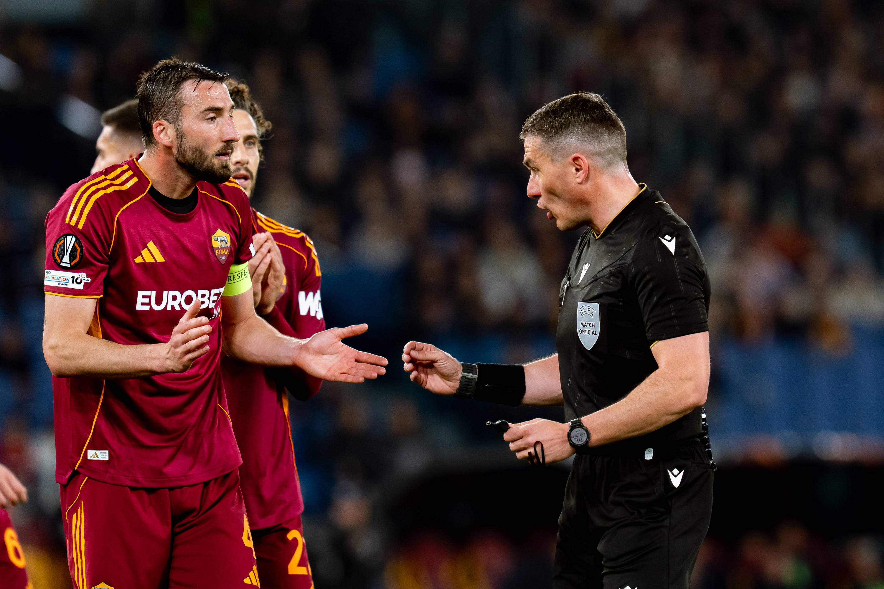 Calificare de infarct cu Istvan Kovacs la centru! Cât s-a terminat AS Roma - Bologna, meci cu ȘAPTE goluri și două penalty-uri acordate pentru sferturile Europa League