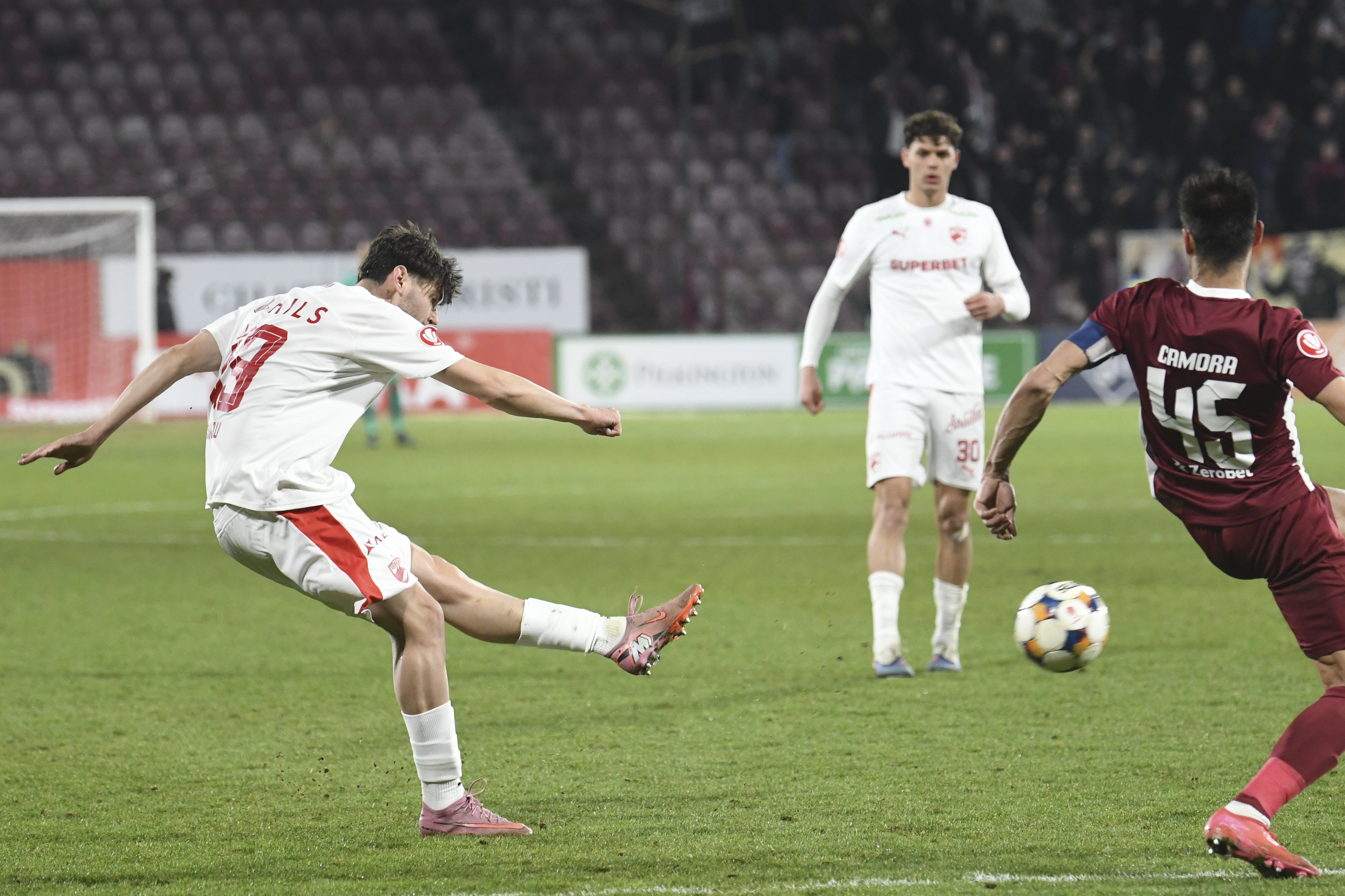 Un fotbalist de la Dinamo, distrus după a cincea înfrângere consecutivă: „E praf, ca el joc și eu!”