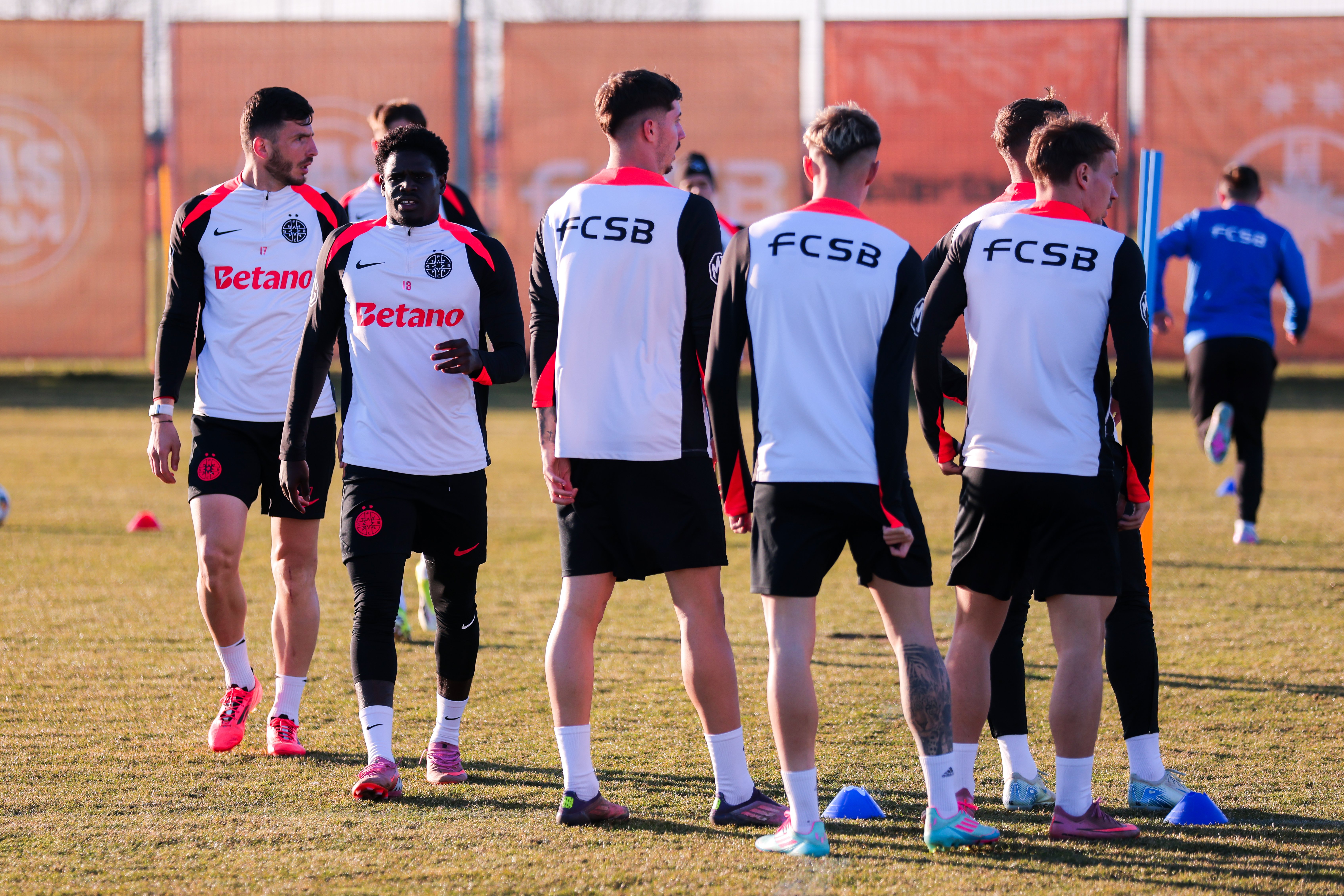 8 jucători de la FCSB, OUT!