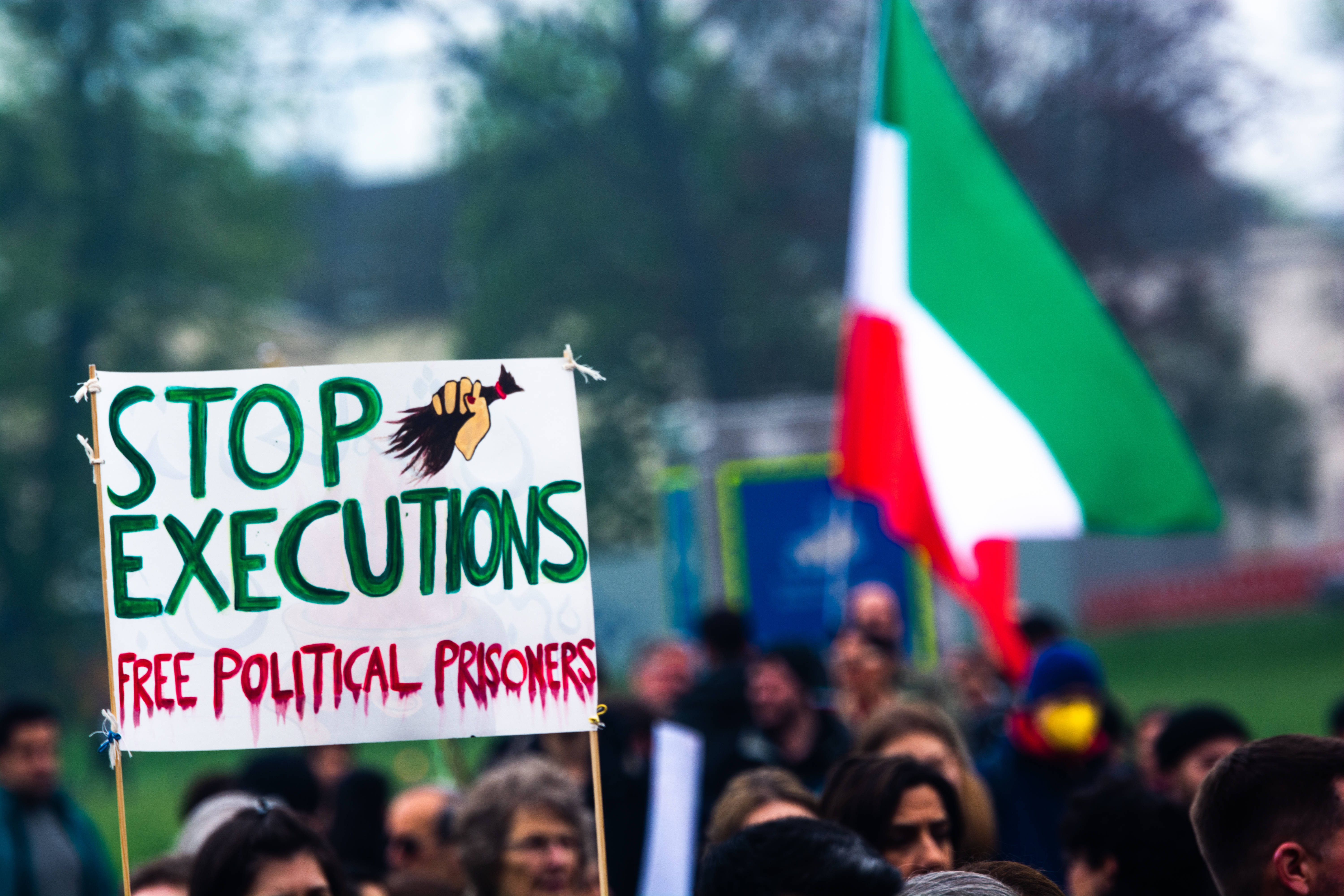 Sportiv de națională de 19 ani spânzurat în public de regimul din Iran! Ce acuzații i s-au adus