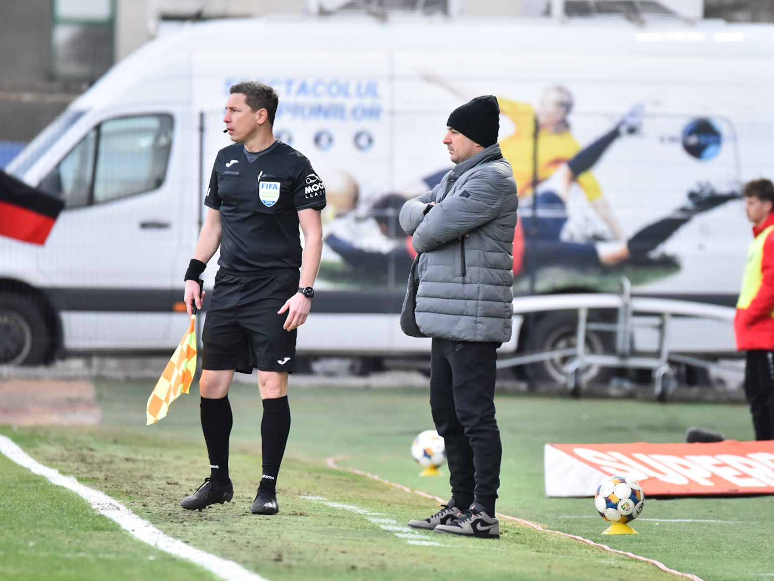 ”Cât e ceasul? Am voie să zic de arbitraj?” Ianis Zicu a făcut iureș la interviu: ”Am văzut ceva și am zis că e ciudat!”