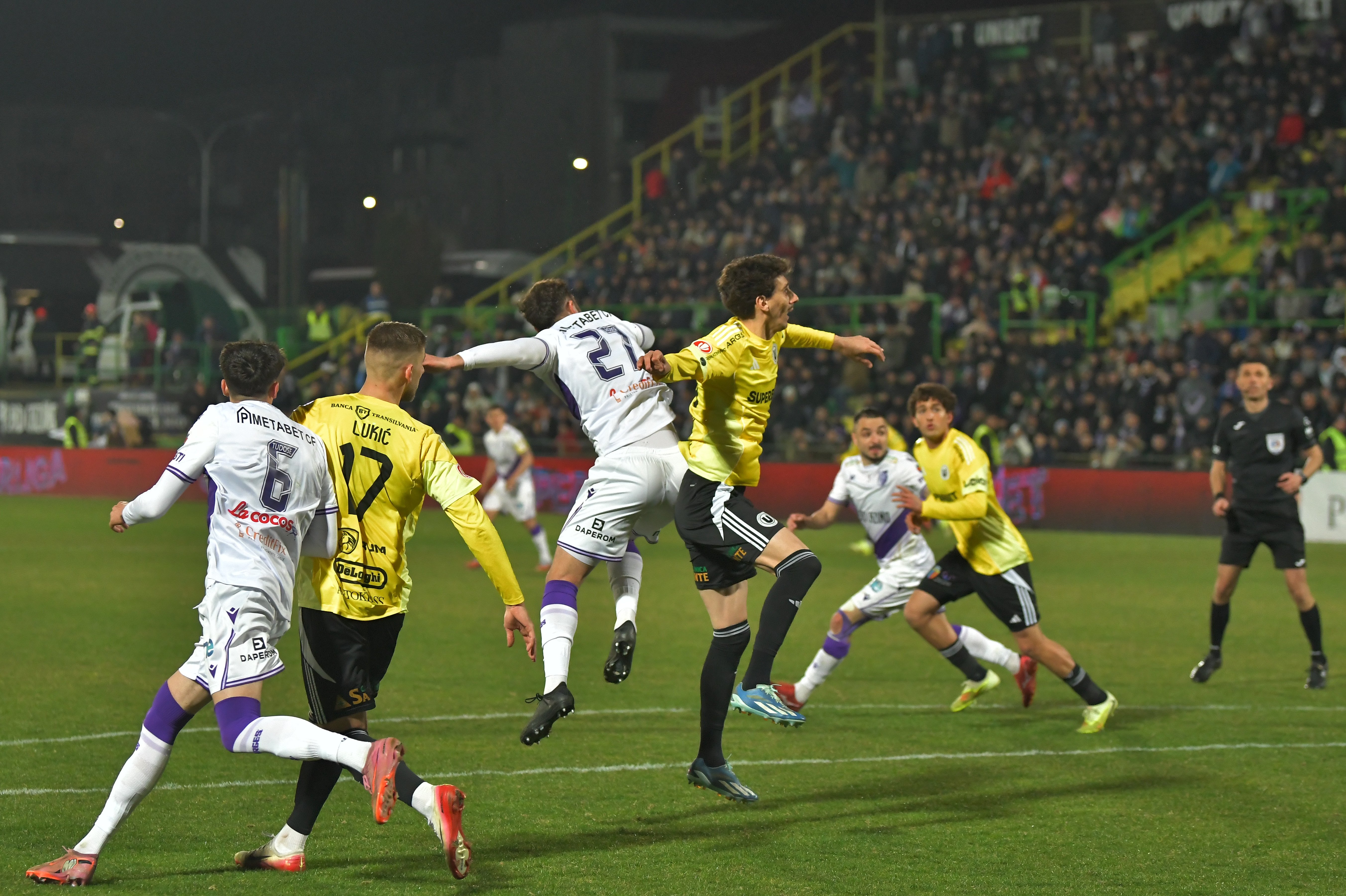 FC Argeș – Universitatea Cluj 0-0, ACUM, pe Sport.ro. Meci uriaș pentru soarta titlului