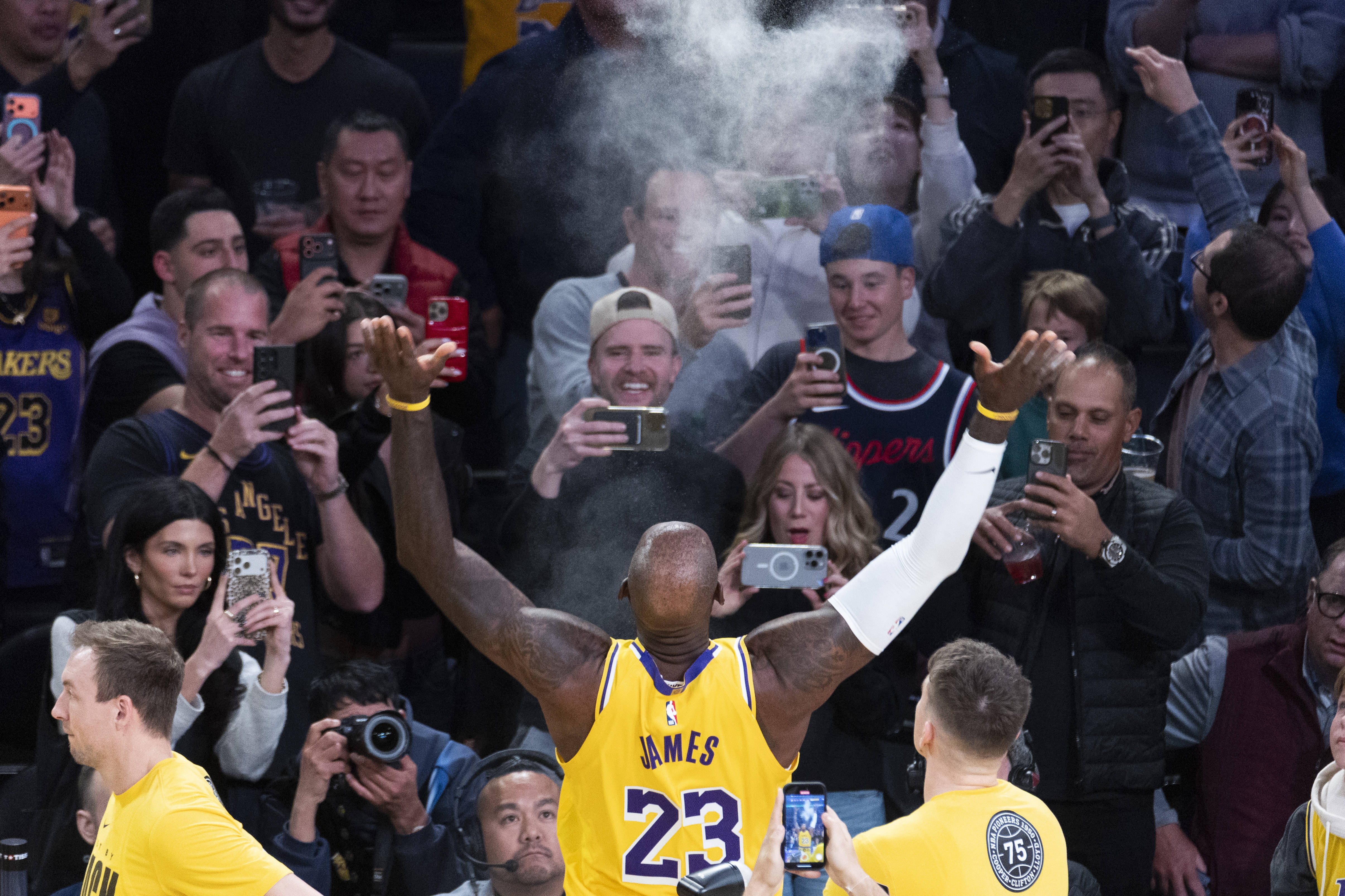 Record absolut pentru LeBron James, la 41 de ani!