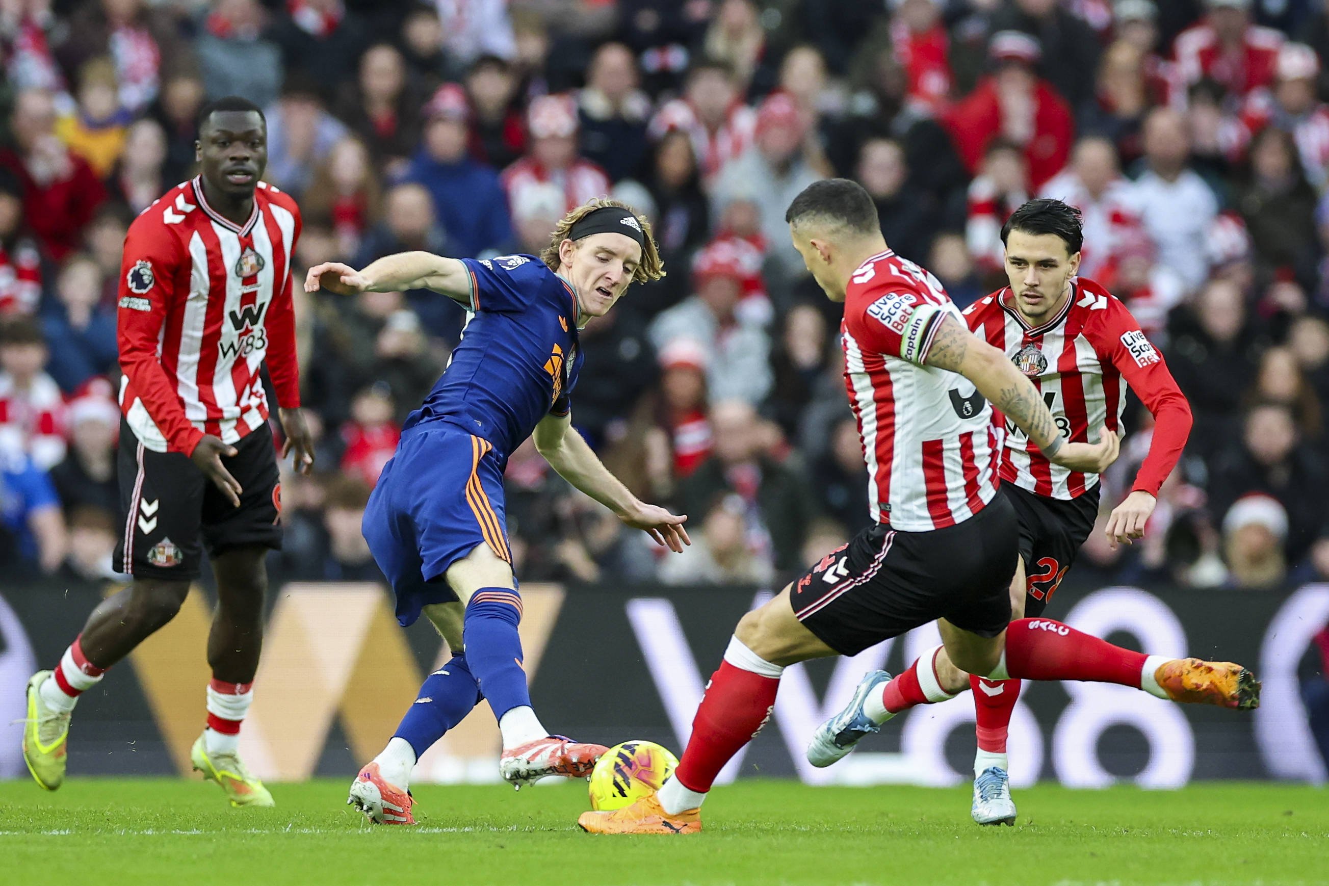 Newcastle - Sunderland, Tyne–Wear derby, de la 14:00 EXCLUSIV pe VOYO!
