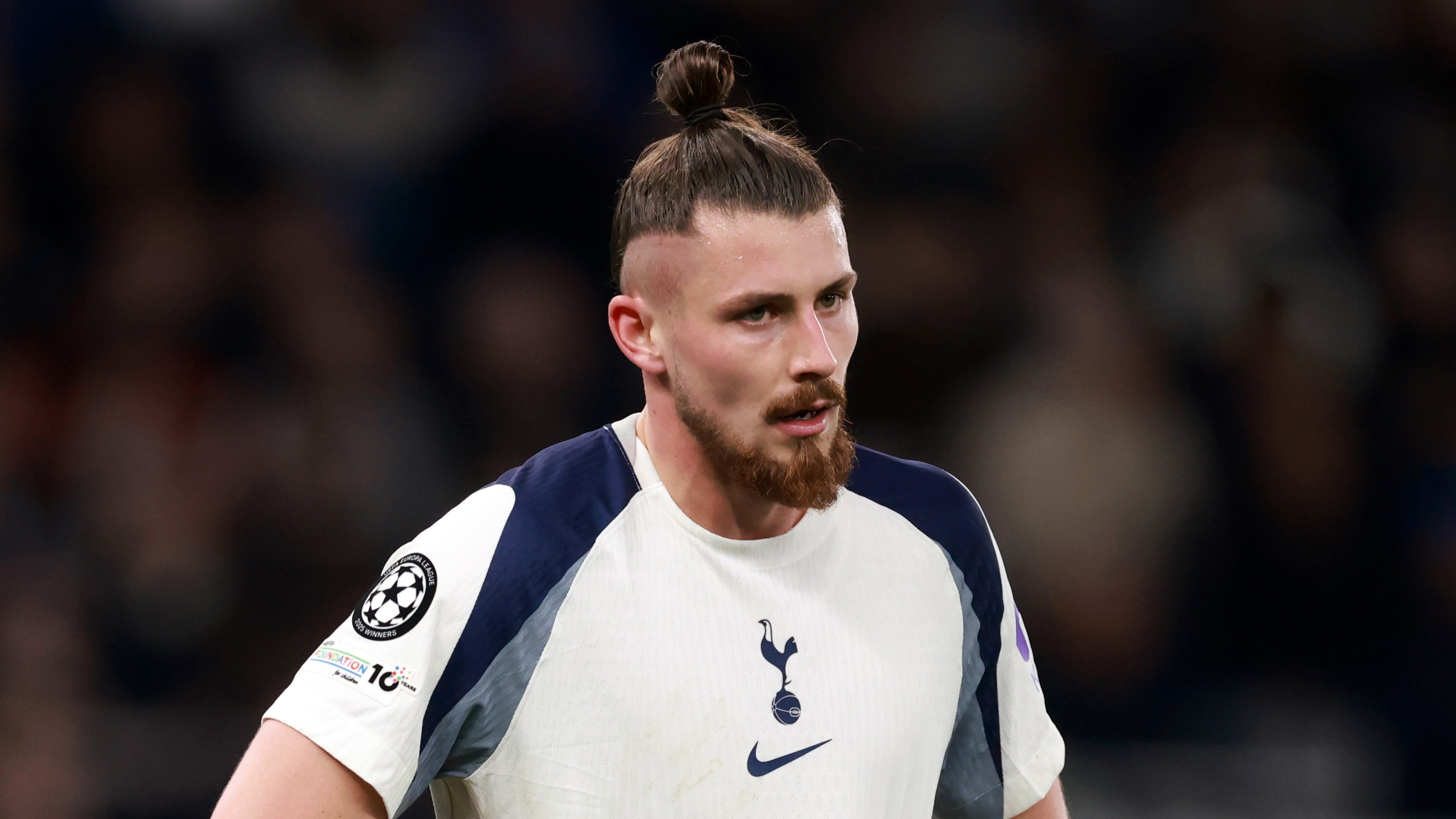 Tottenham și Drăgușin „mor“ pe mâna unui om distrus în Anglia: „Un impostor!“