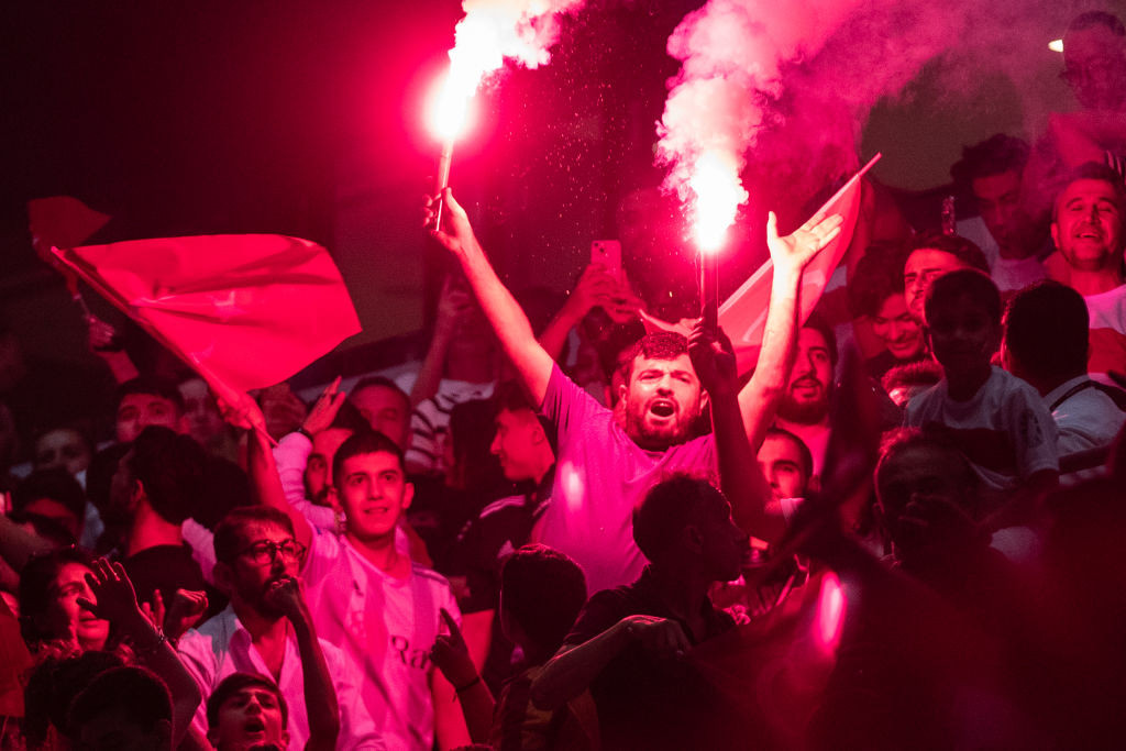 Povestea "vulcanului" din inima Istanbulului. Rivalele Beșiktaș, Galatasaray și Fenerbahce au împărțit arena pe care va juca România