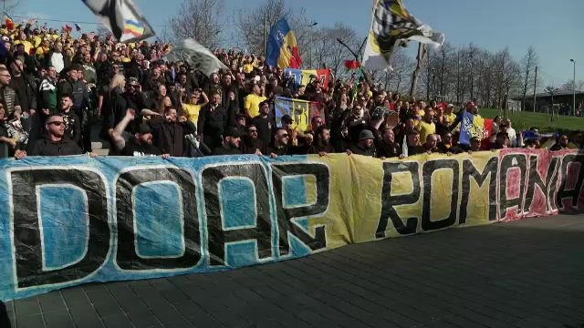 Turcia - România, de la 19:00 | Tatăl lui Drăgușin, în "Zidul Galben" din Piața Taksim, "Deșteaptă-te, române!" răsună la Istanbul