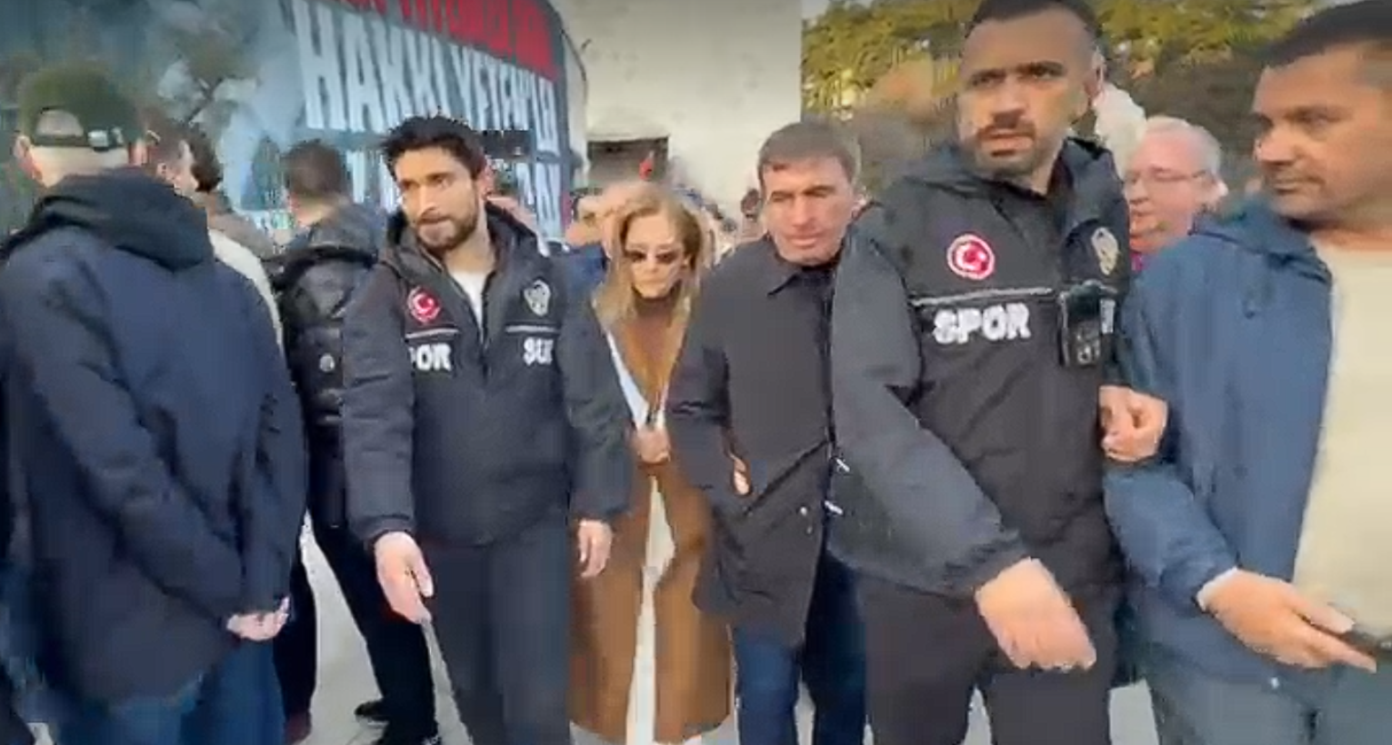 Gică Hagi, escortat de polițiști înainte de Turcia - România!