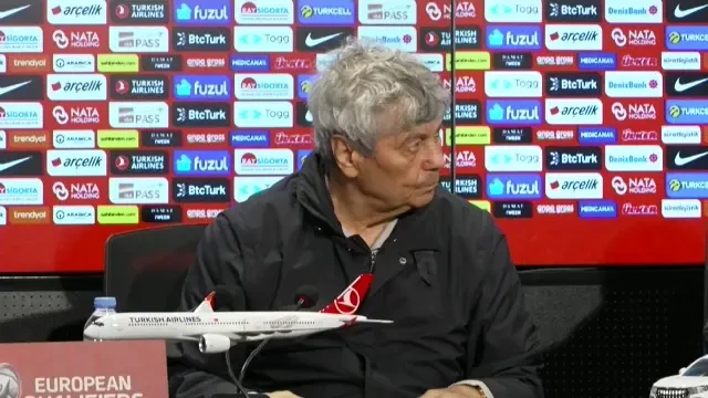 Jurnaliștii turci, aplauze pentru Mircea Lucescu după Turcia - România 1-0