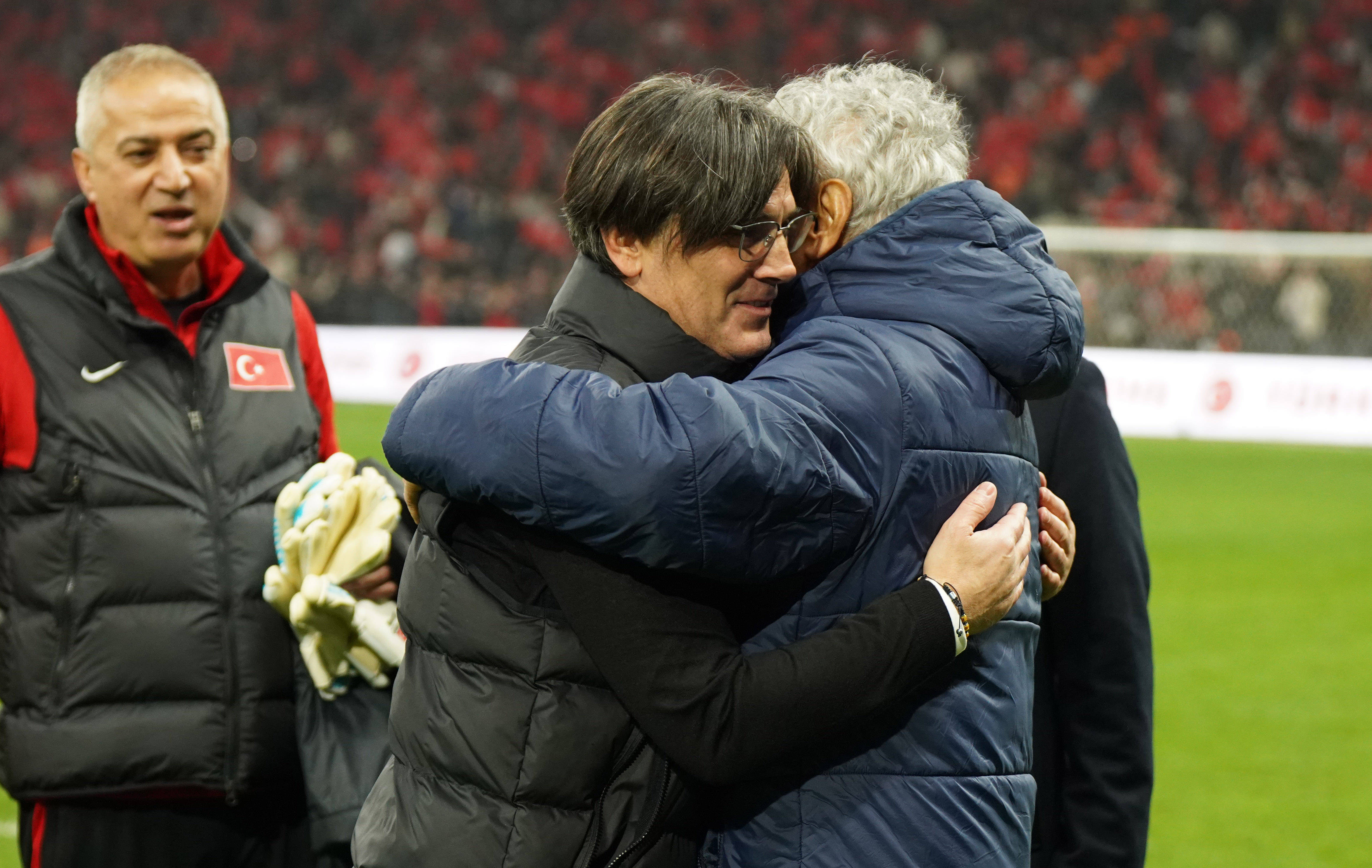 Turcii anunță: Vincenzo Montella, provocat de un reporter român la conferință: ”Demisionați?” / ”E destul!”