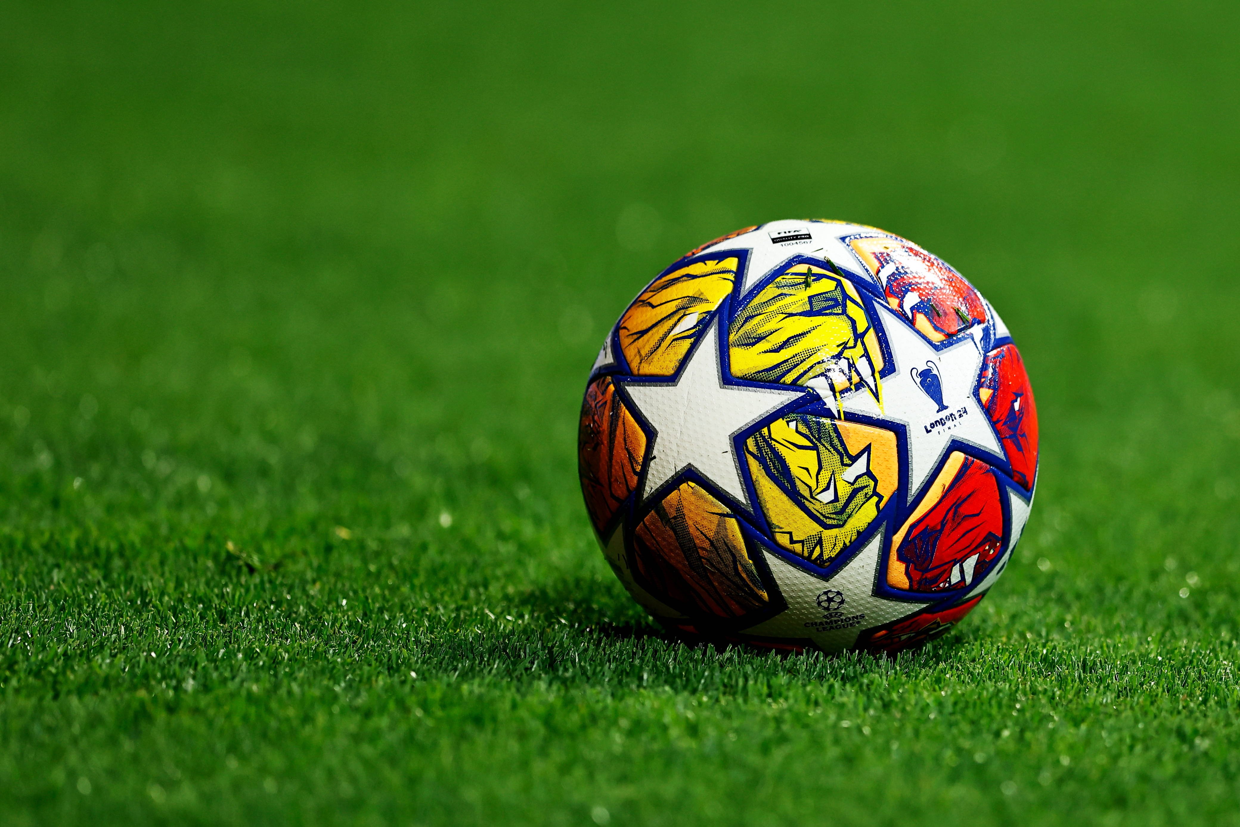 Sumă-record în fotbal: 500.000.000€!