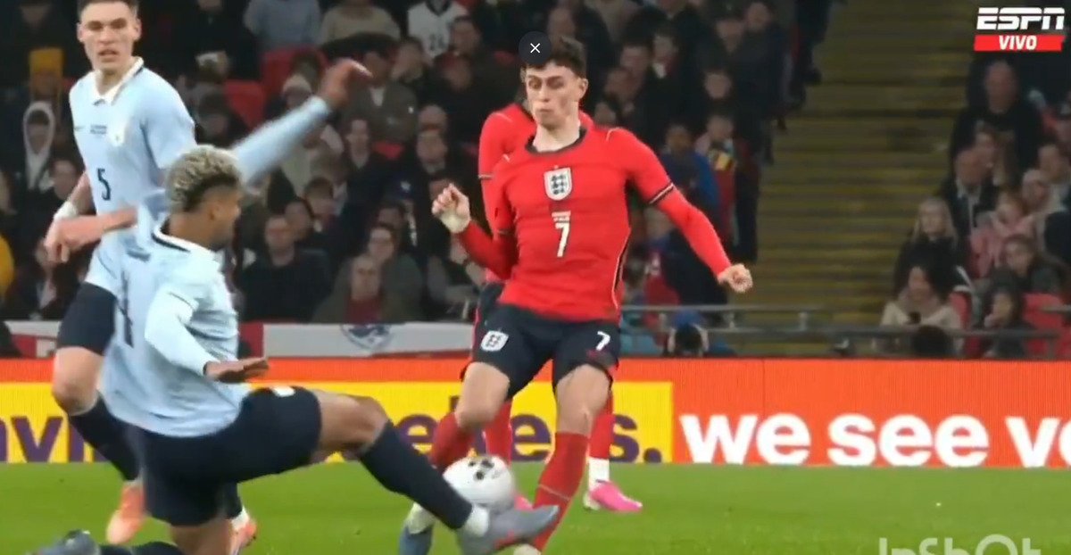 Ronald Araujo, fault criminal asupra lui Phil Foden. Decizia incredibilă a arbitrului + Reacția englezilor