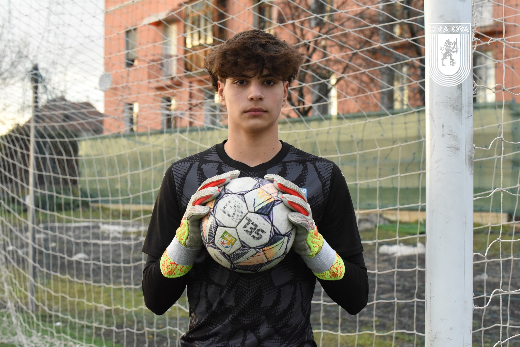 Cine este Haris Papalitsas, copilul de 15 ani care a debutat la prima echipă a Universității Craiova! ”Rămâi uimit”