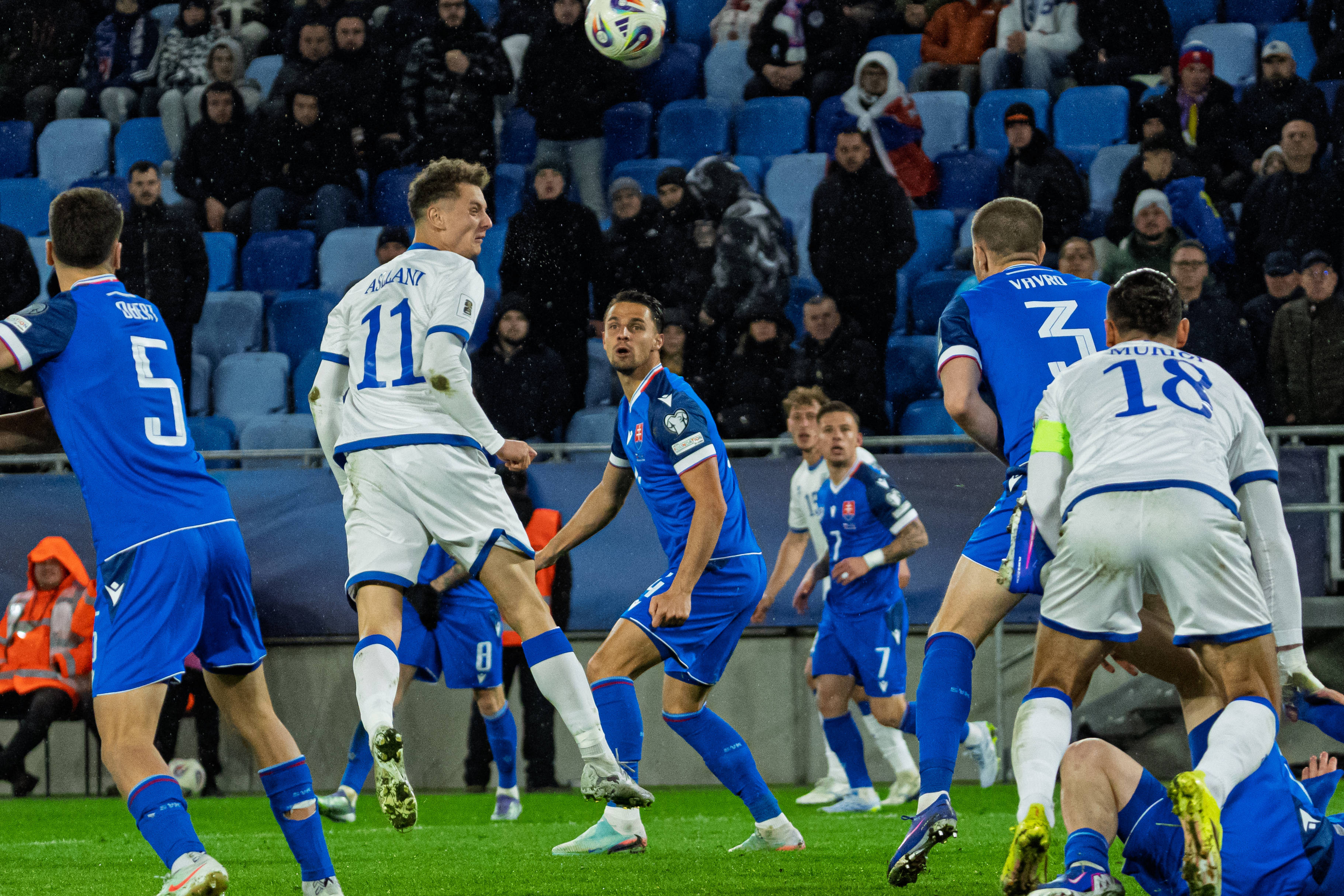 Barcelona i-a găsit înlocuitor lui Lewandowski tocmai în… Kosovo