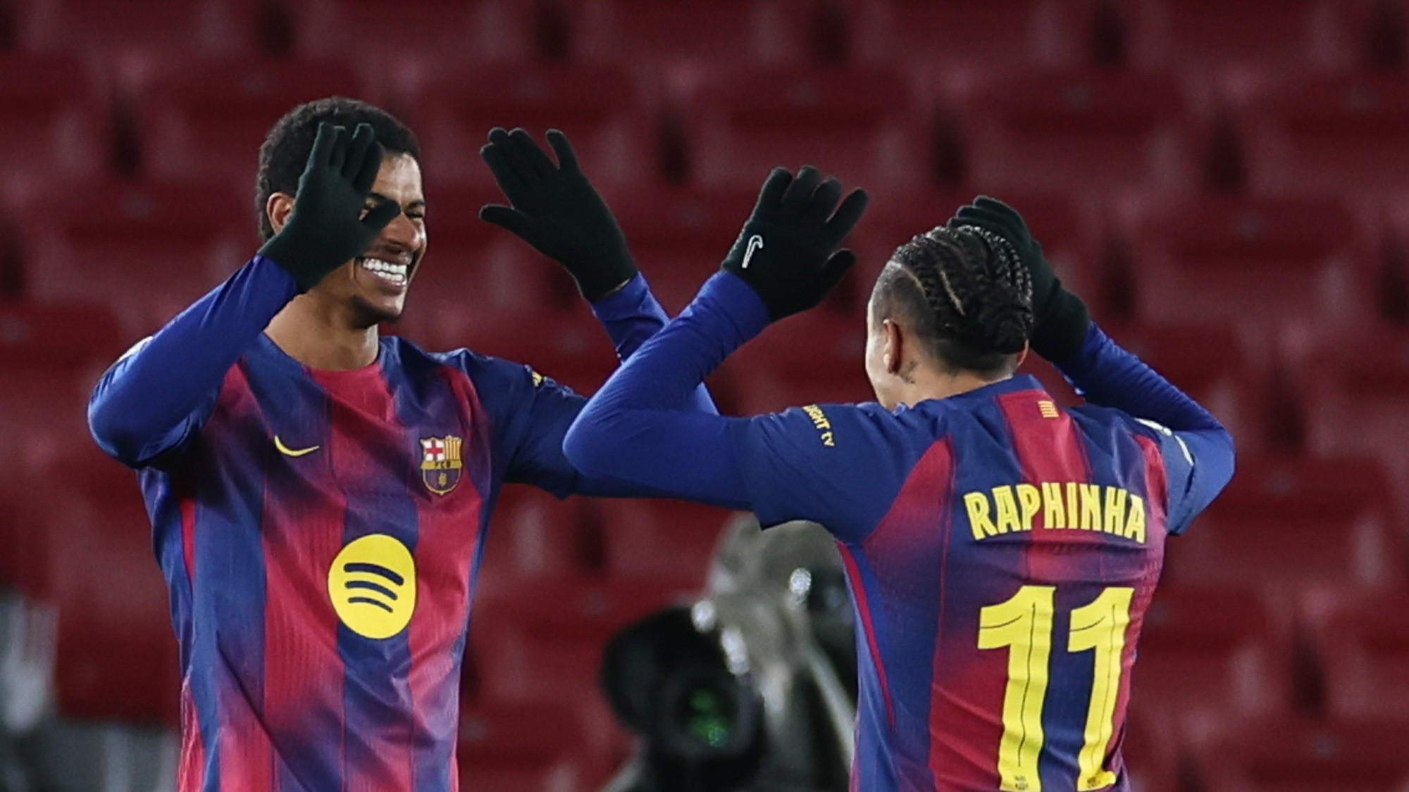 Cel mai dorit atacant din Europa: Barcelona, PSG și Milan fac licitație!