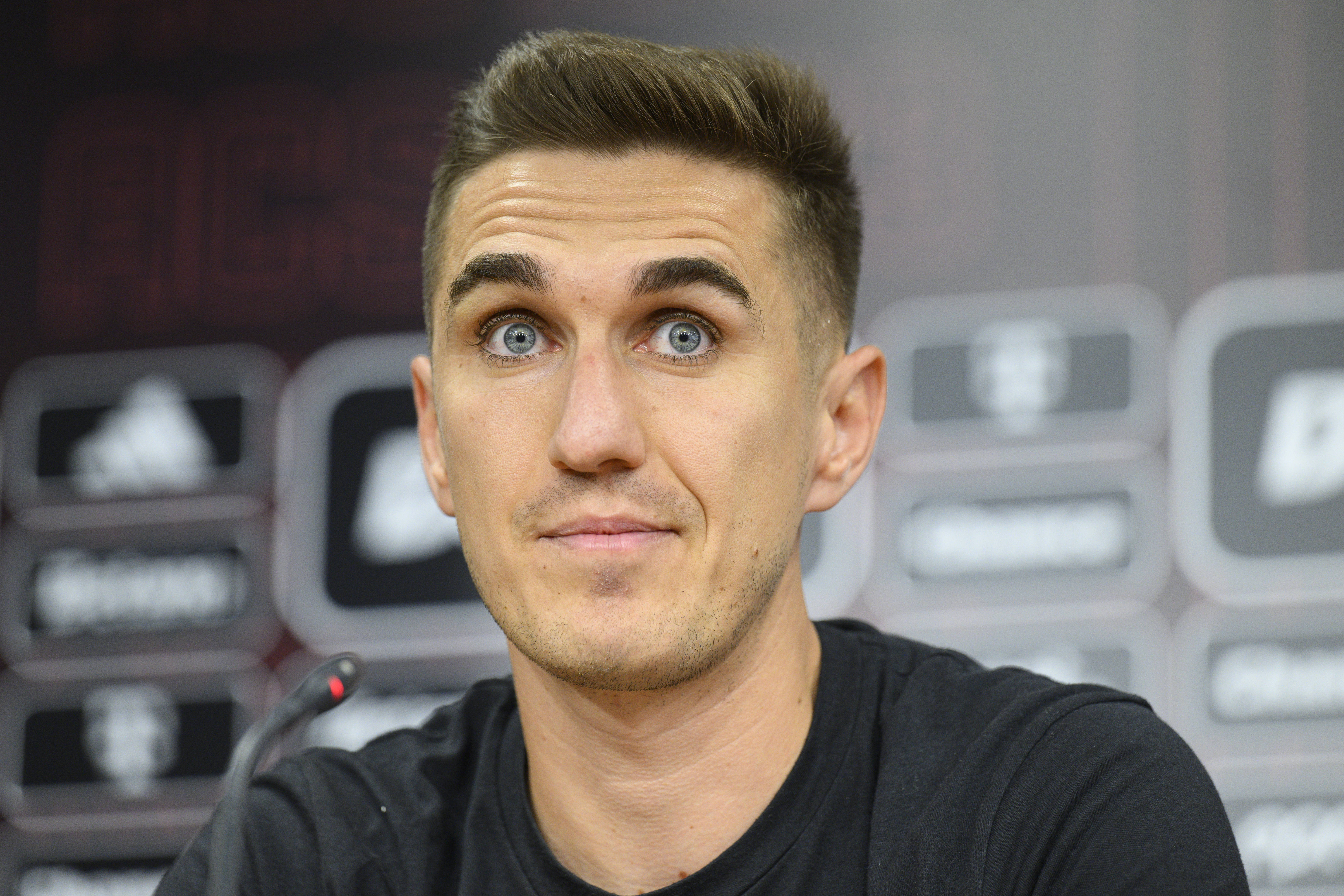 Bogdan Vătăjelu a semnat: ”Bine ai venit!”
