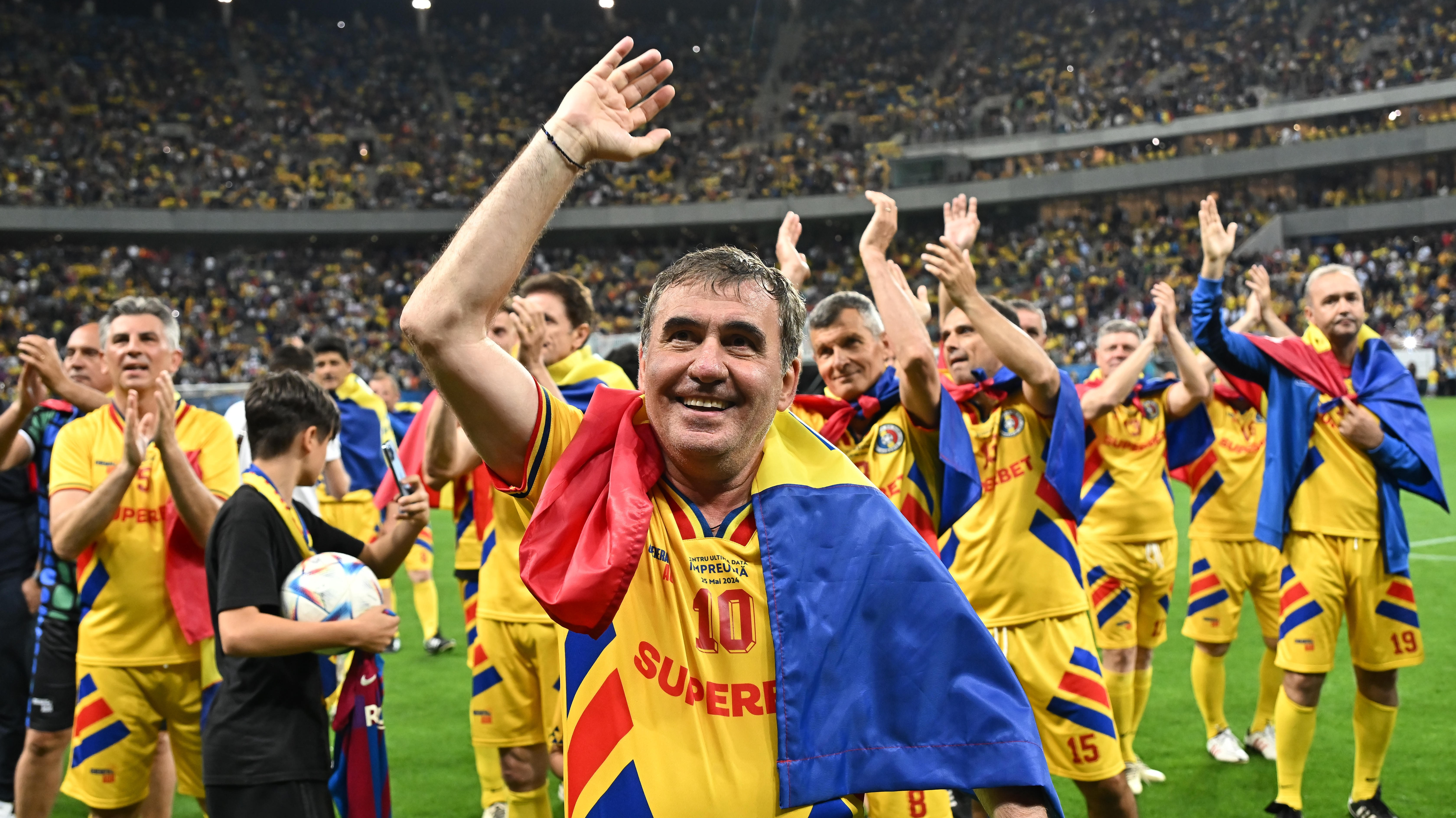 Fotbalistul legendar l-a sunat pe Gică Hagi să îl felicite, dar a primit un răspuns neașteptat: „M-am grăbit”