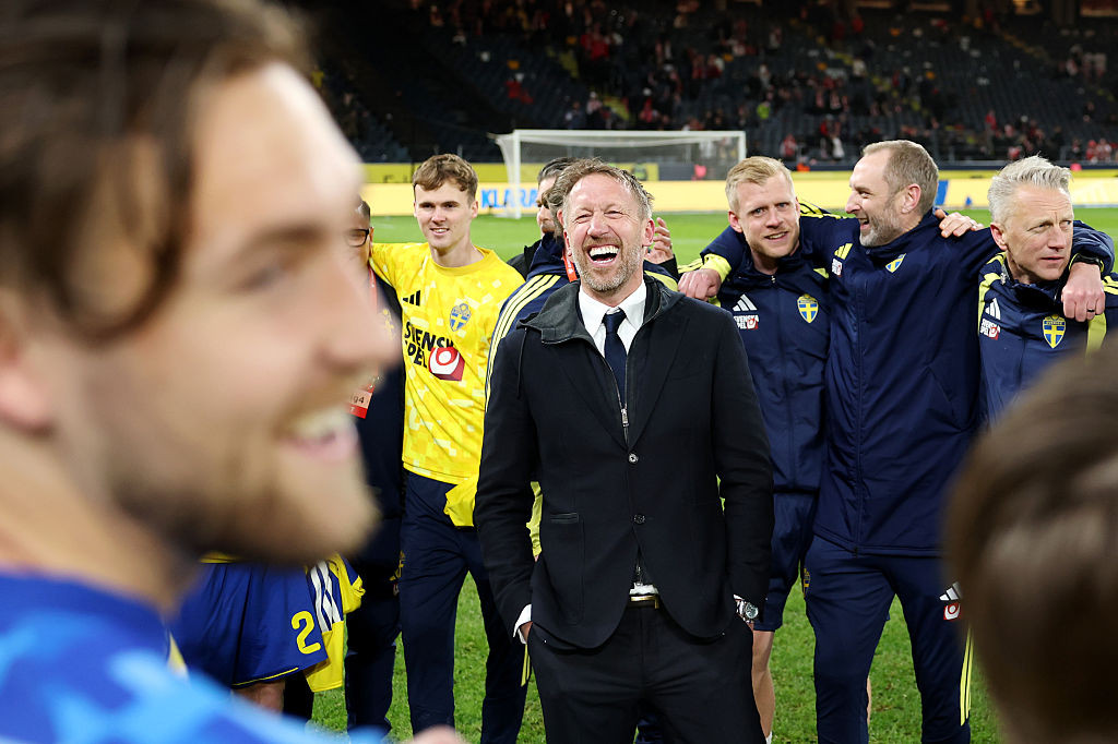 Bonus uriaș obținut de selecționerul cu doar două victorii! În toamnă va fi adversarul României