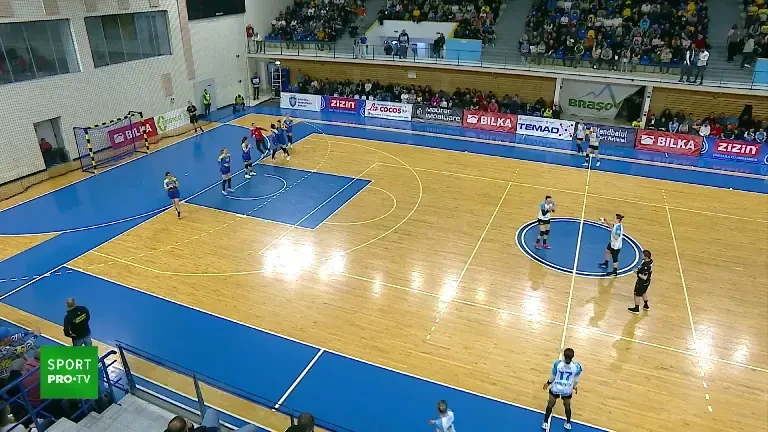 A doua repriză din Corona Brașov - CSM București începe promițător, exclusiv pe VOYO și Pro Arena