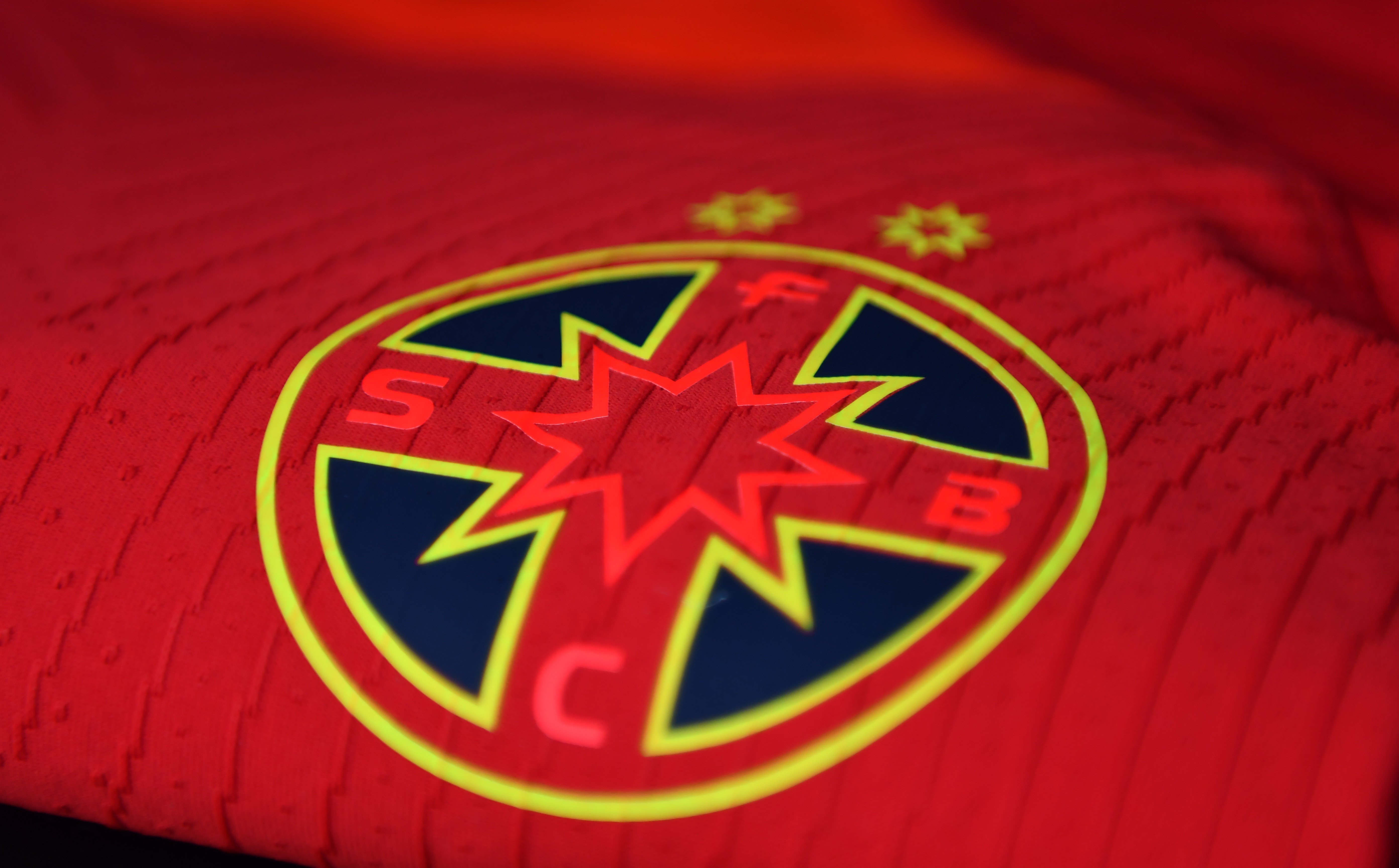 Torpilă de zile mari semnată de fostul jucător de la FCSB! Evoluează fix pe postul problematic pentru campioană