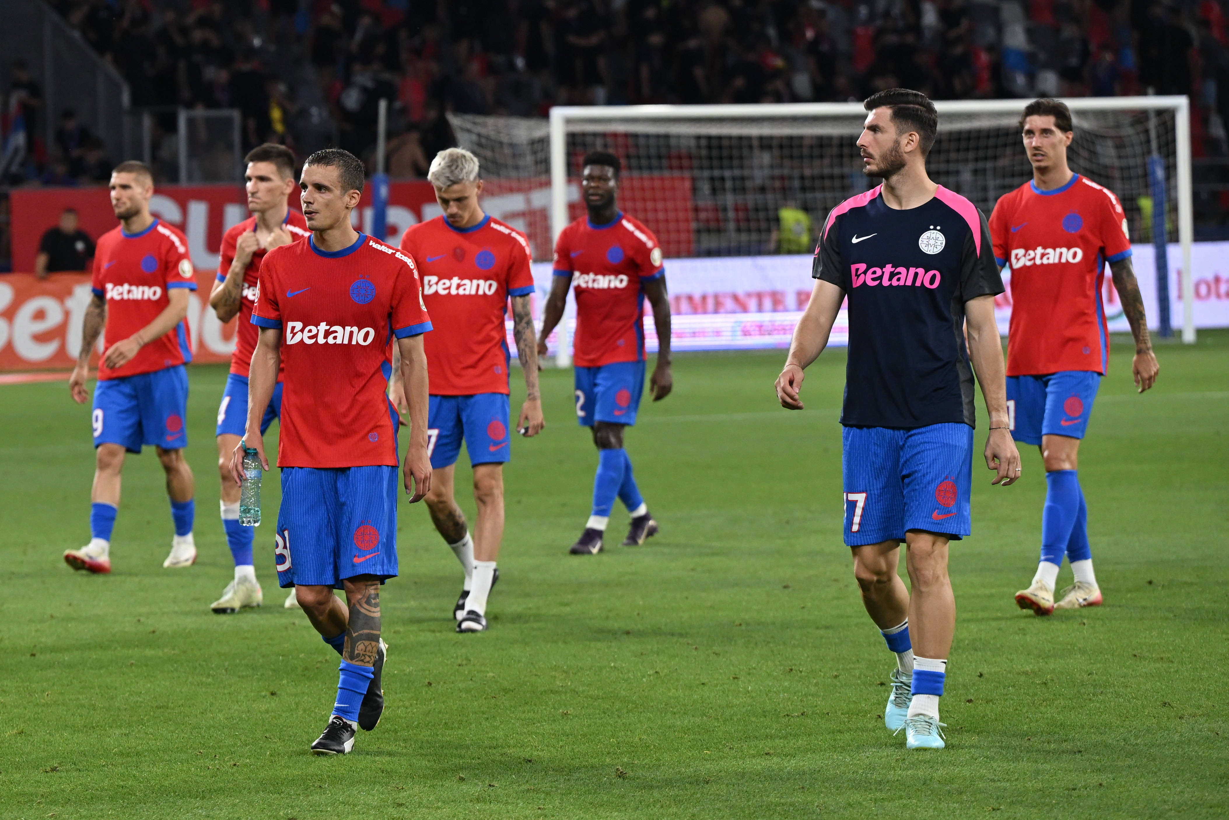 Fotbalistul pleacă de la FCSB, dar poate rămâne în Superliga: ”E băiat de caracter!”