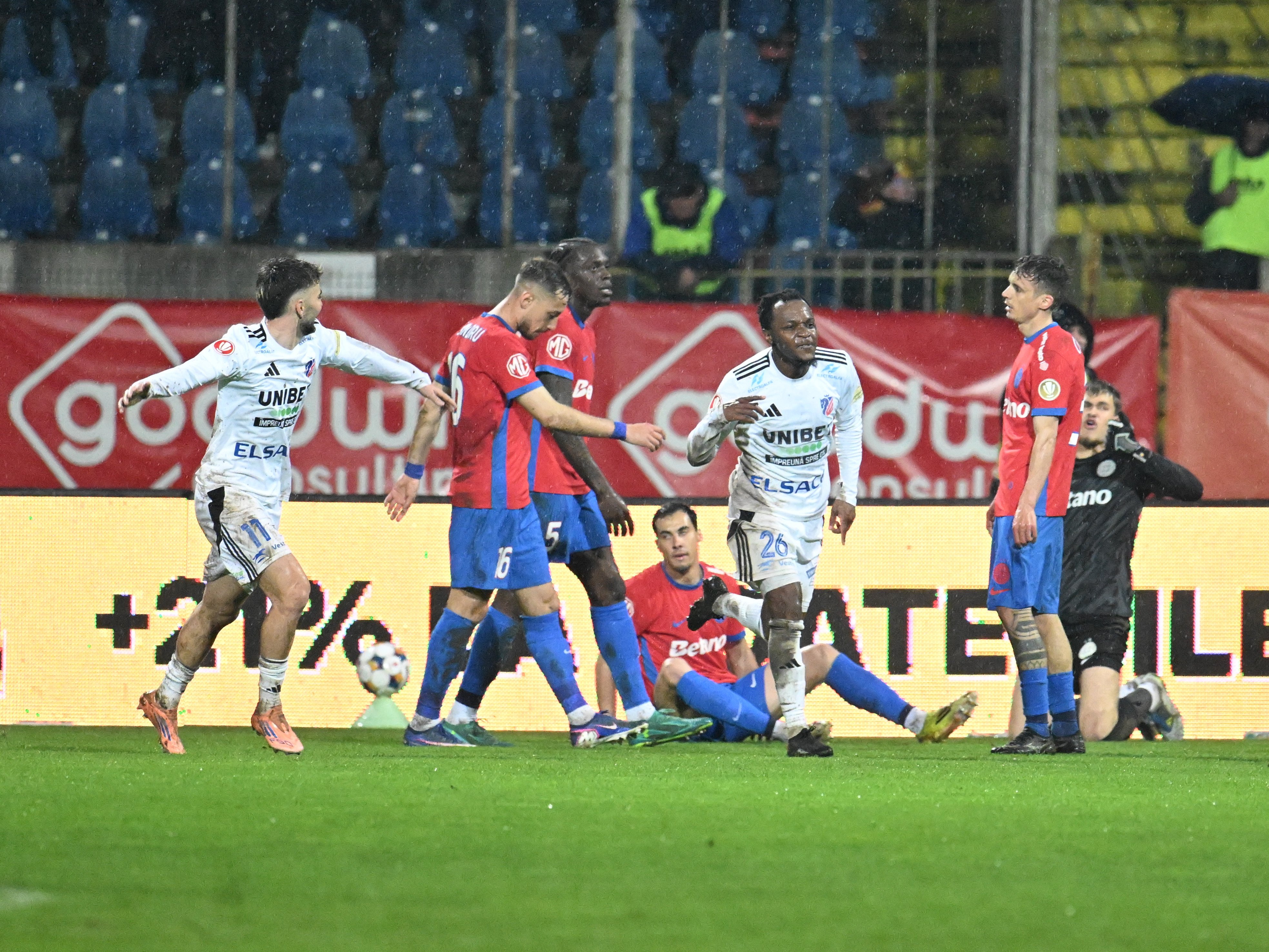 FC Botoșani - FCSB 3-2! Campioana, îngenuncheată în Moldova