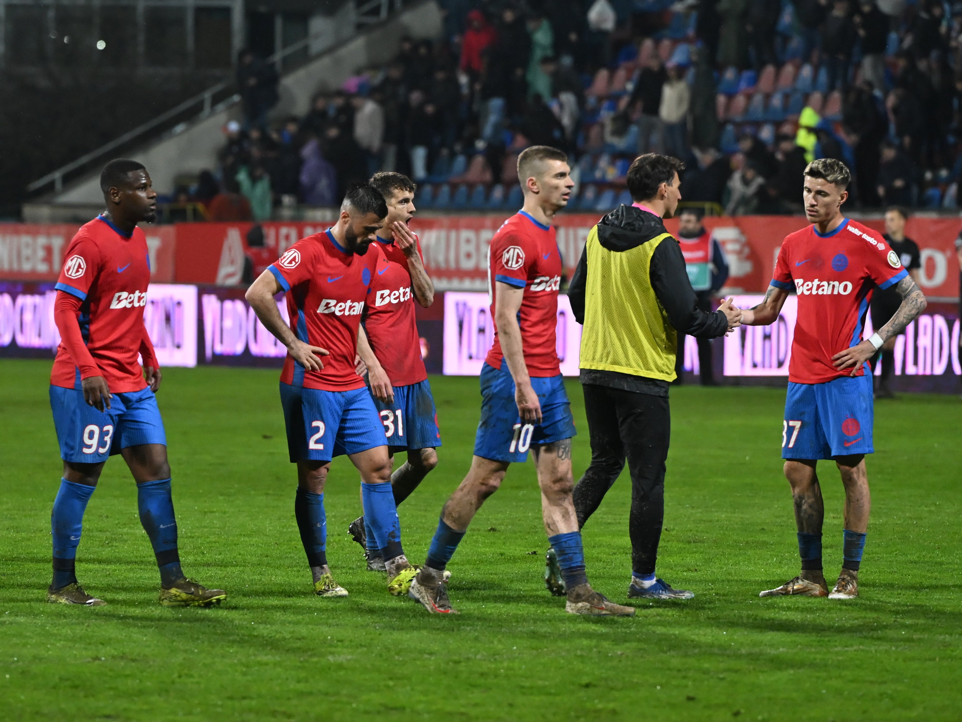 Imaginile deznădejdii: cum au fost surprinși cei de la FCSB după înfrângerea de la Botoșani
