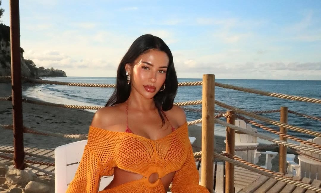 Iubita unui celebru fotbalist, apariție sclipitoare pe rețele: ”Wow, ce bine îți stă în portocaliu / Ești bestială”