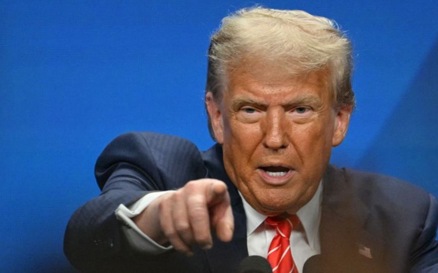 Donald Trump, ultimatum agresiv, cu limbaj vulgar, la adresa Iranului: „Deschideți naibii strâmtoarea, ticăloșilor nebuni”