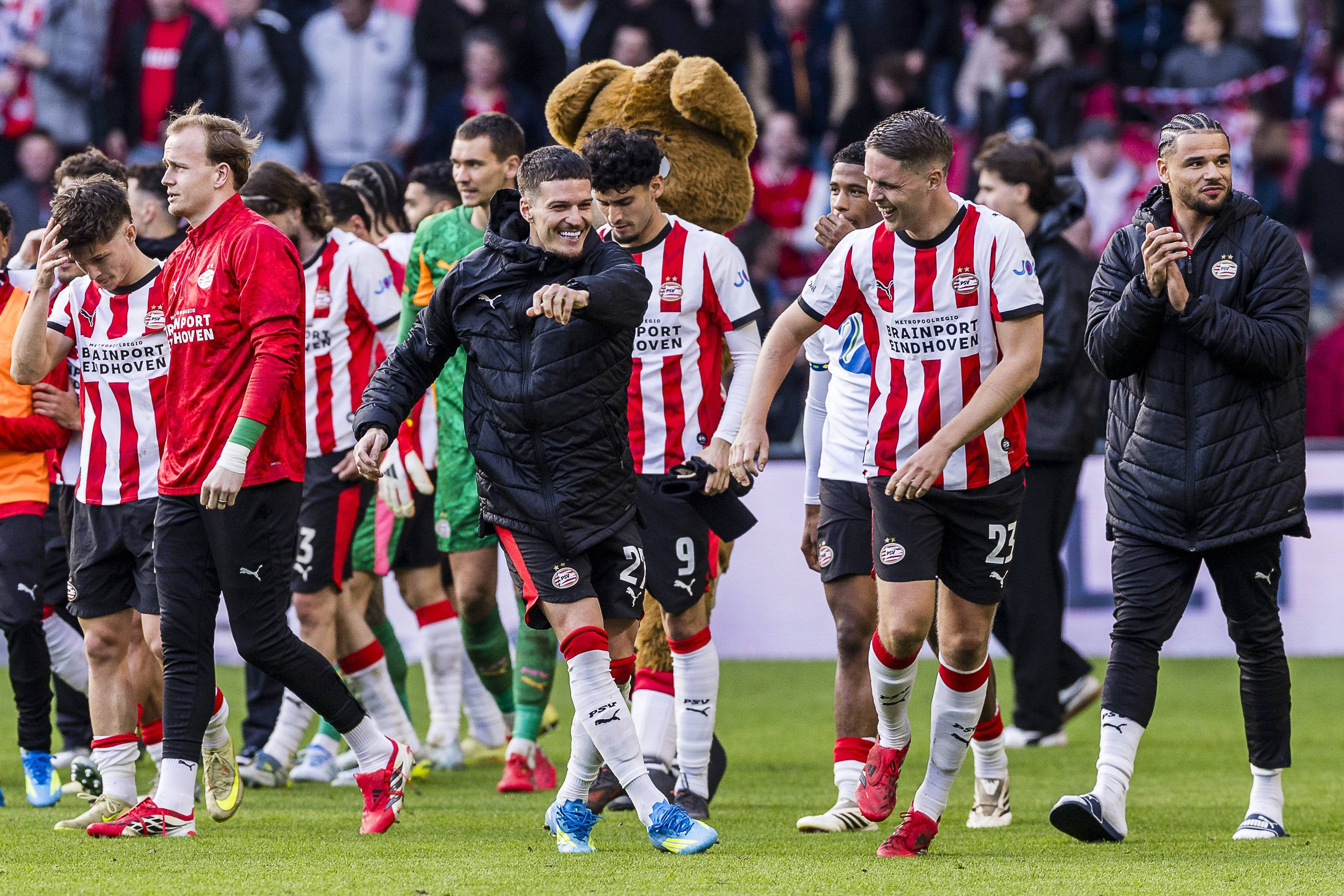 Olandezii l-au criticat pe Dennis Man chiar în ziua în care românul a devenit campion cu PSV: ”Dezamăgitor!”