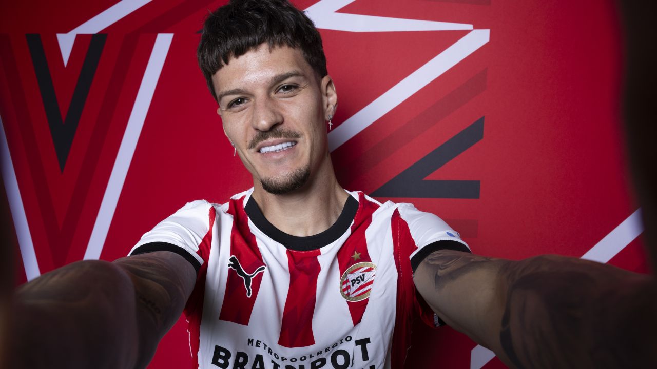Dennis Man a primit oferta și și-a decis viitorul: ce i-a transmis lui PSV