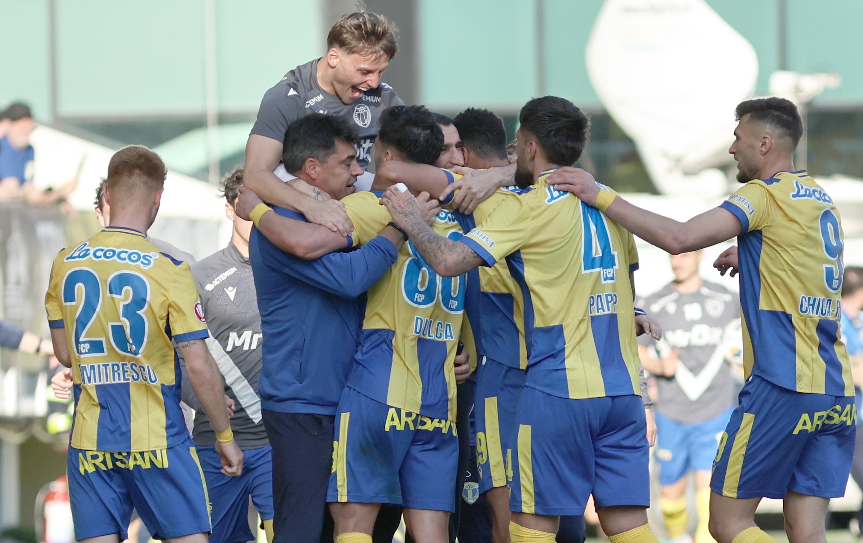 Petrolul - Csikszereda 2-0, ACUM pe Sport.ro. „Lupii galbeni” se desprind!