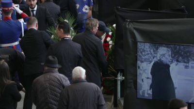 Omagiile pentru Mircea Lucescu continuă! Lacrimile lui Dănuț Lupu, Marius Șumudică și Marius Lăcătuș, Daniel Pancu în genunchi în fața sicriului I Au sosit și Anghel și Edward Iordănescu 36 Vlcsnap 2026 04 08 17h18m03s780