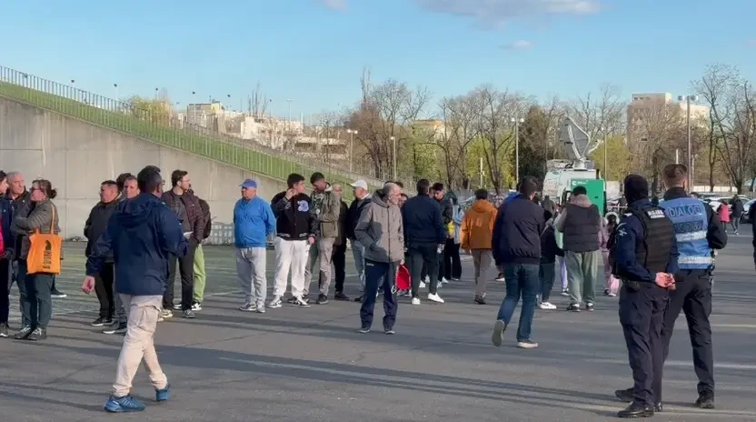 Coadă uriașă pentru un ultim omagiu la Mircea Lucescu. Se întinde înafara stadionului