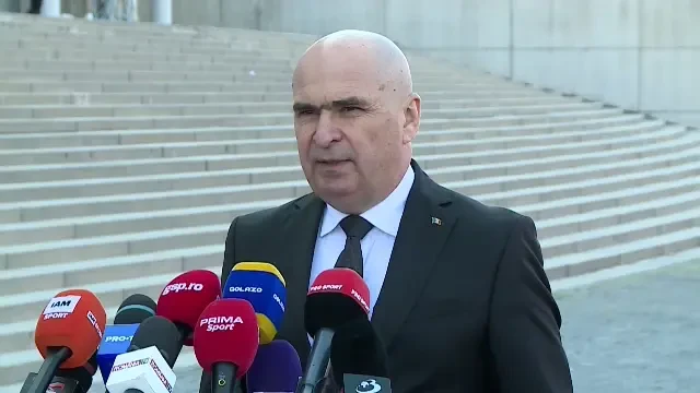 Premierul Ilie Bolojan a mers pentru a-i duce un ultim omagiu lui Mircea Lucescu! Ce a spus la plecare