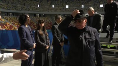 Omagiile pentru Mircea Lucescu continuă! Lacrimile lui Dănuț Lupu, Marius Șumudică și Marius Lăcătuș, Daniel Pancu în genunchi în fața sicriului I Au sosit și Anghel și Edward Iordănescu 11 Dragomir lucescu 24