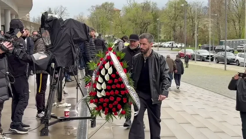 Delegația lui Zenit Sankt Petersburg a adus o coroană la Arena Națională pentru Mircea Lucescu