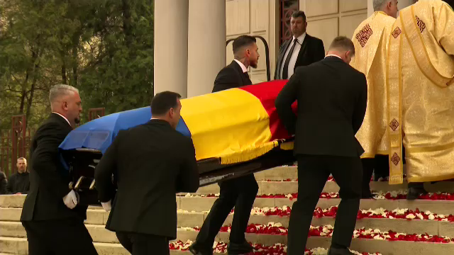 Înmormântarea lui Mircea Lucescu | A început slujba la Biserica Sfântul Elefterie. Hagi, Lupu, Sabău și Copos, printre cei prezenți