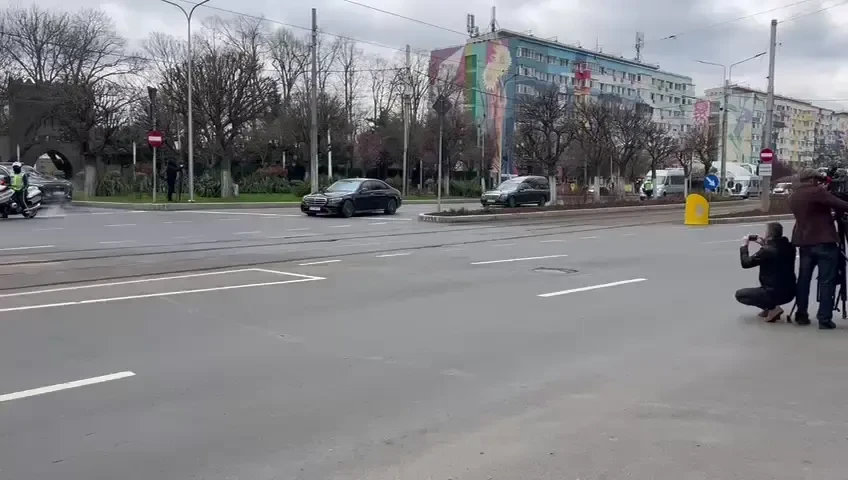 Cortegiul funerar al lui Mircea Lucescu a ajuns la Cimitirul Bellu