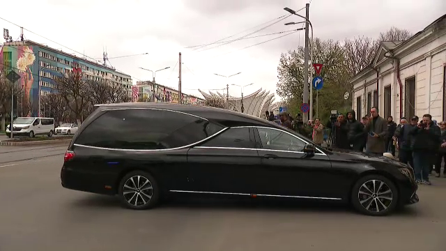 Înmormântarea lui Mircea Lucescu | Cortegiul funerar a ajuns la Cimitirul Bellu