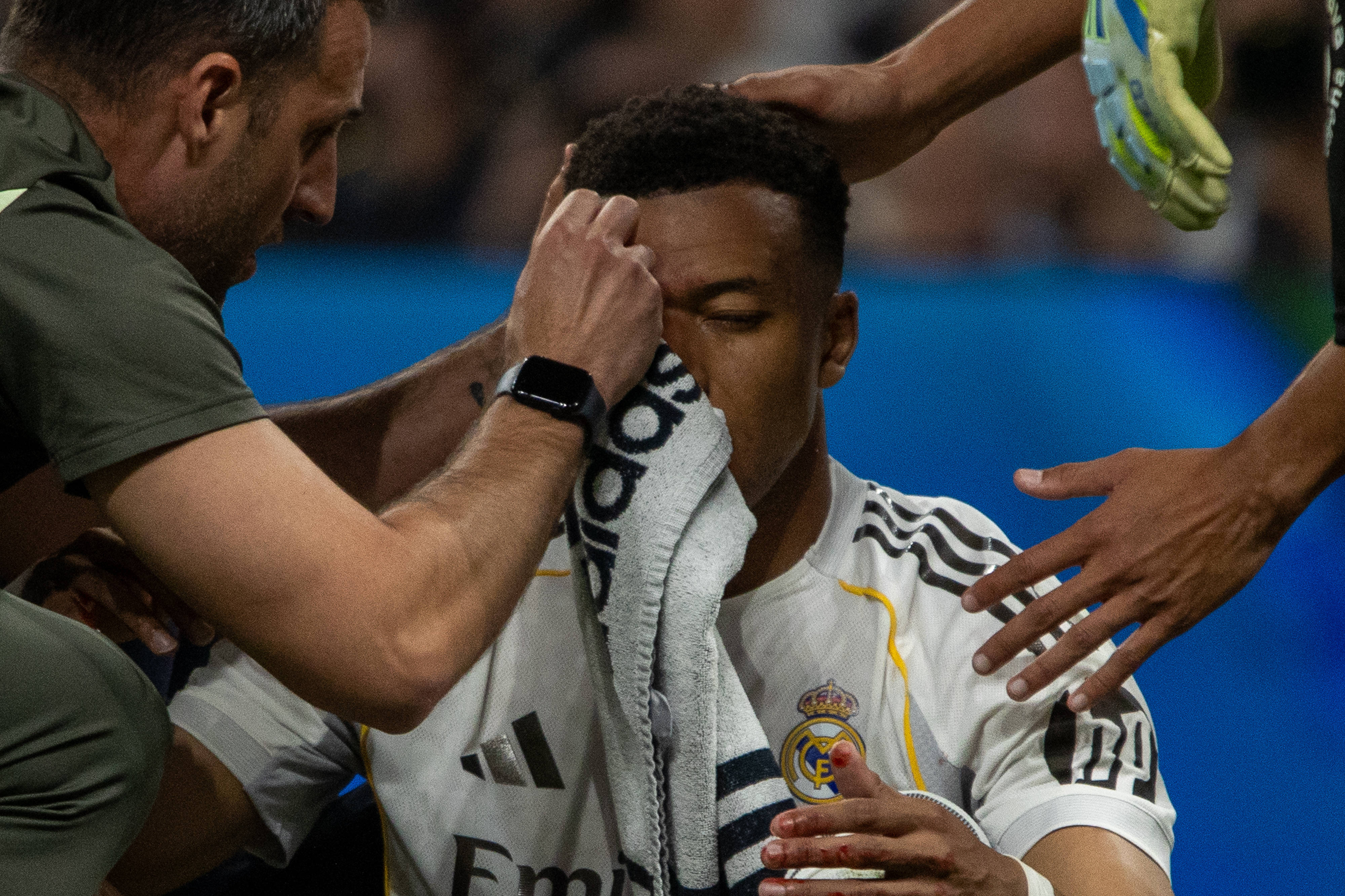 Probleme pentru Kylian Mbappe! Francezul a ieșit „șifonat” la meciul cu Girona