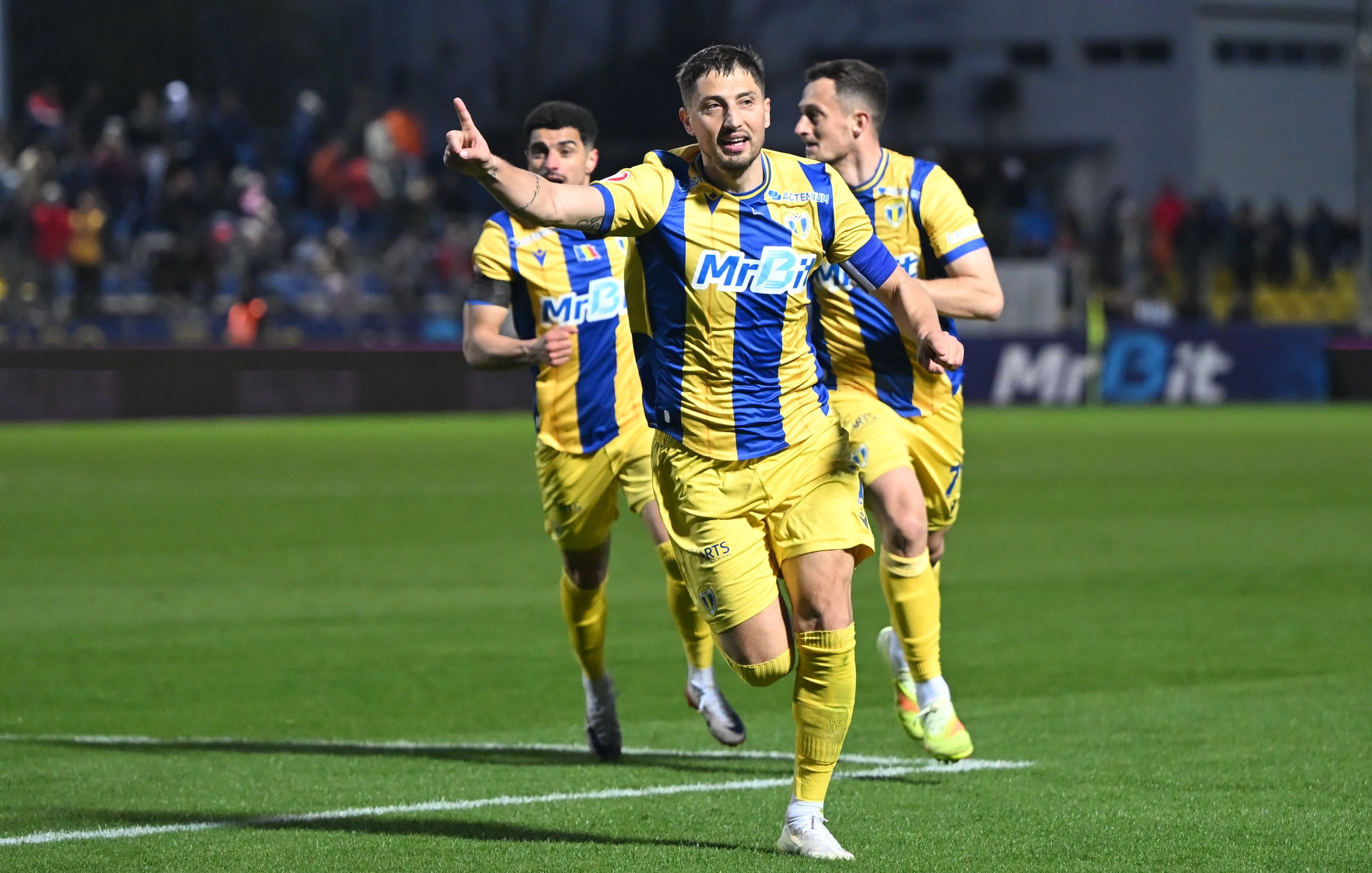 Unirea Slobozia - Petrolul Ploiești 1-2. Grozav îi scoate pe ”Lupi” din zona retrogradării