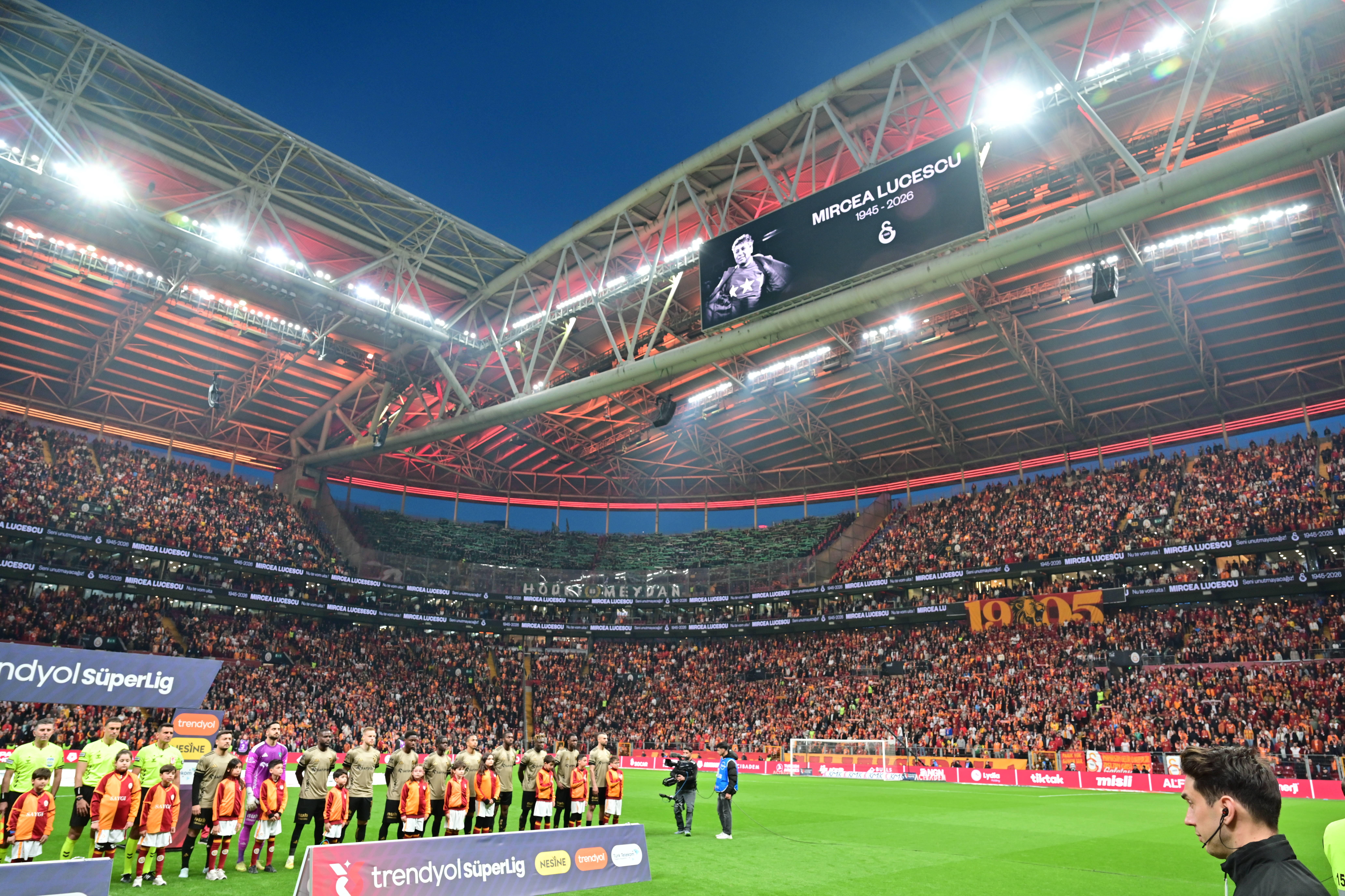 Omagiu superb pentru Mircea Lucescu! Ce s-a întâmplat la Istanbul