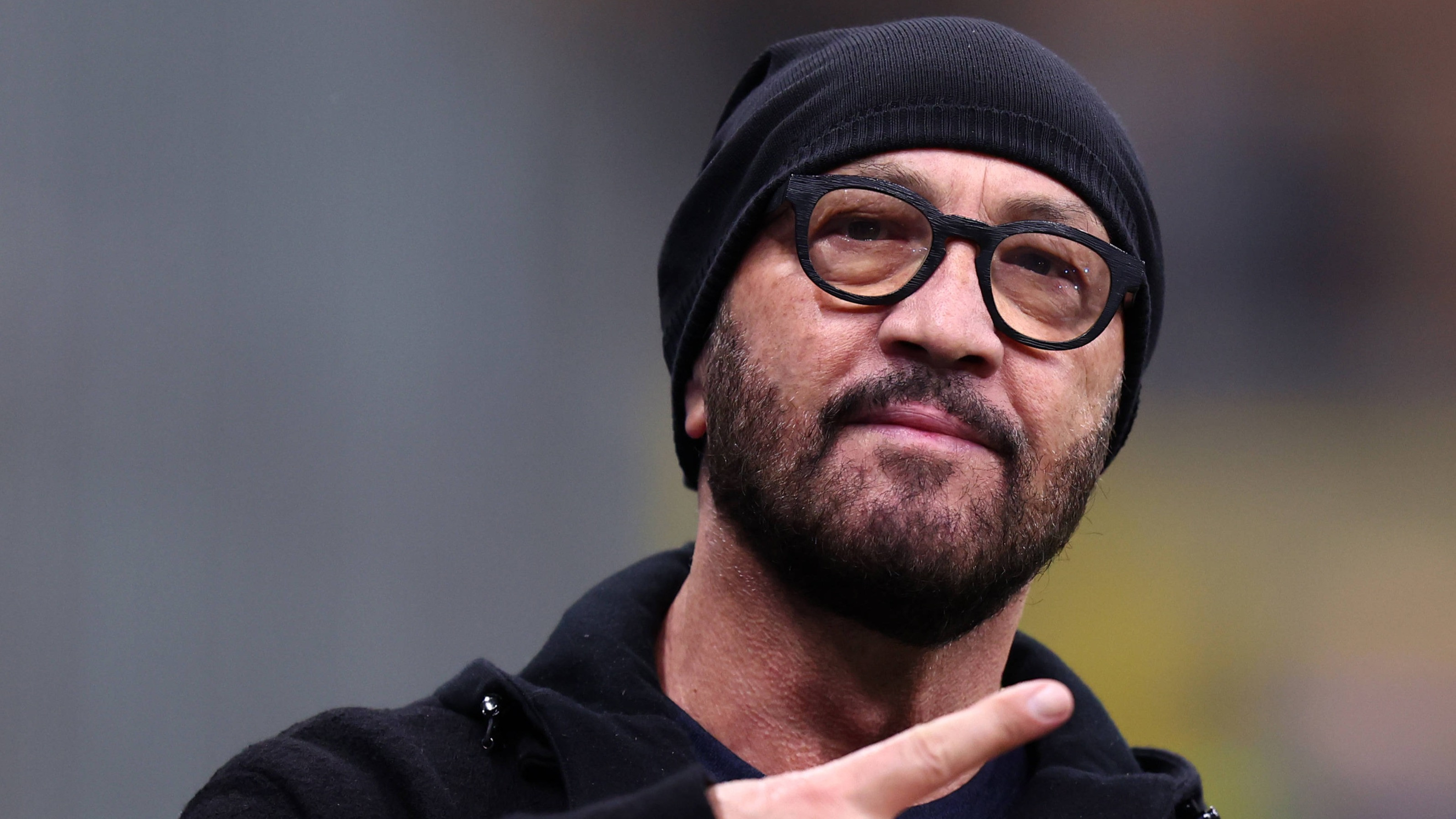 Ce a ajuns Zenga: șomer de doi ani, a apărut la o emisiune TV cu o ținută șocantă! „De parcă băuse prea mult“