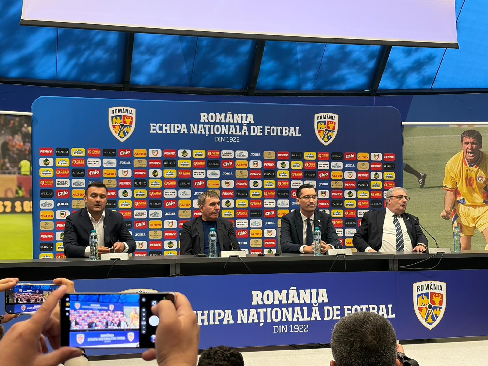 Schimbare radicală la națională! Gică Hagi a anunțat ce sistem va folosi pe banca României