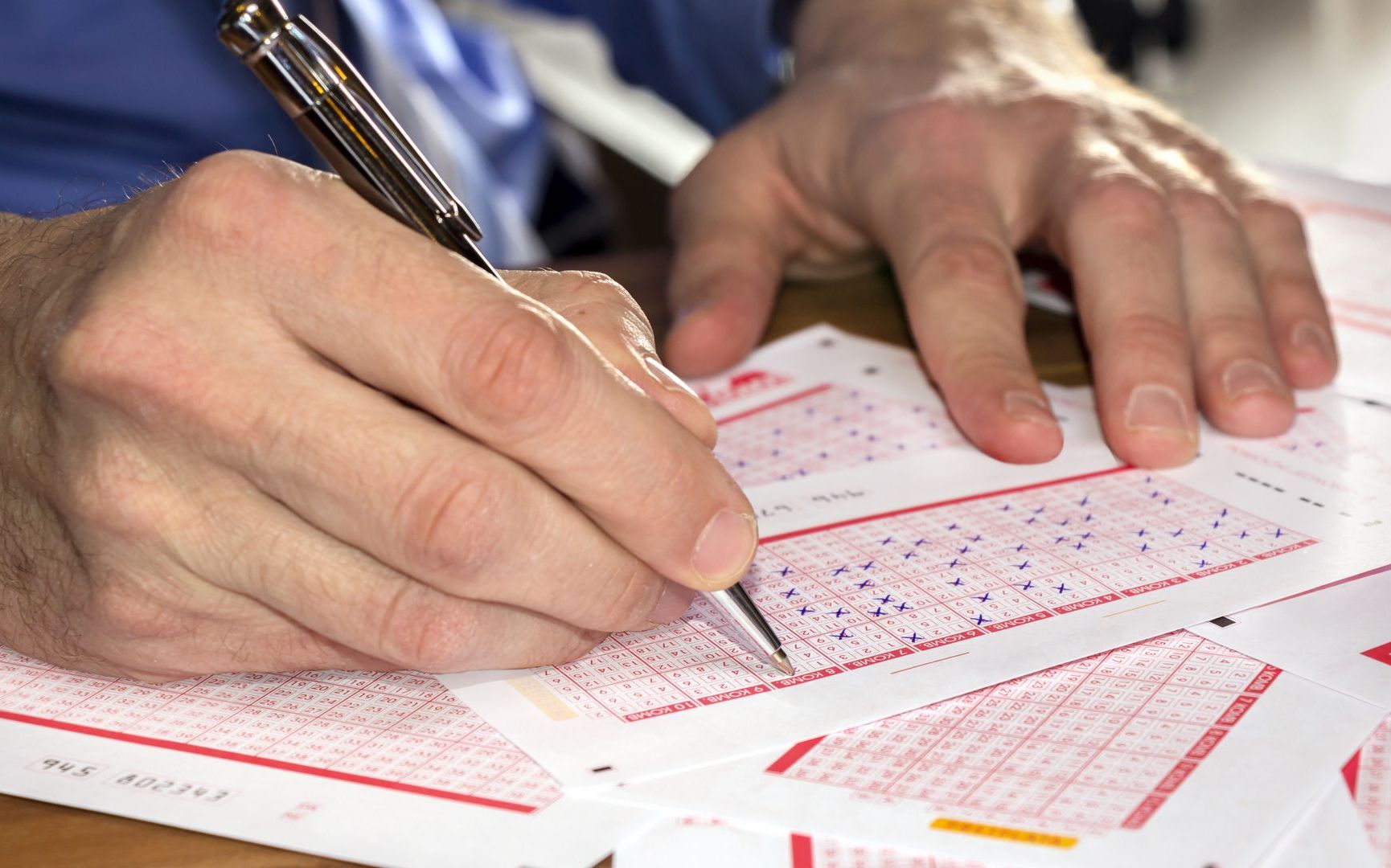 Reacția românului care a câștigat 12 milioane de euro la Loto. Și-a ridicat cel mai mare premiu din istoria jocului Joker