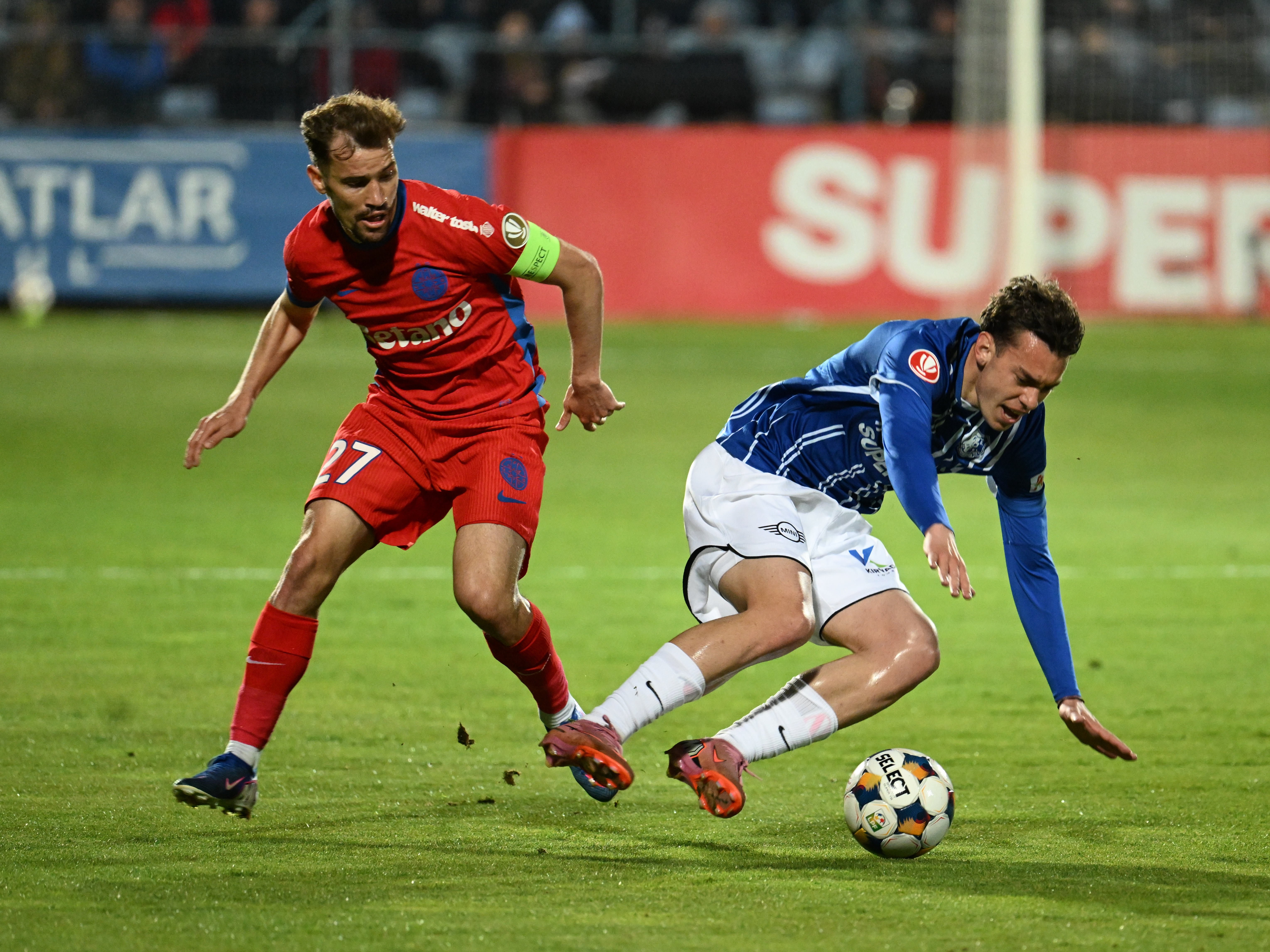 Farul Constanța – FCSB 1-0, ACUM pe Sport.ro! Ștefan Târnovanu primește un gol de cascadorii râsului