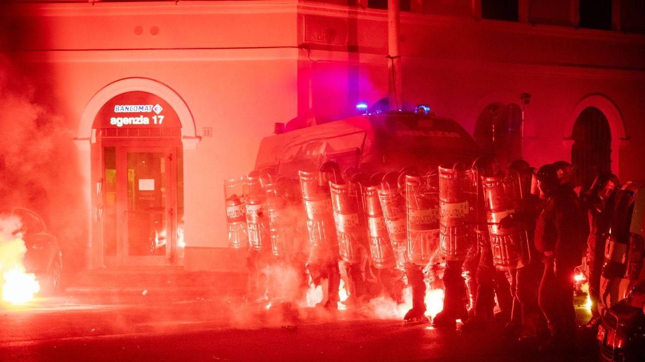 Scandal uriaș în Italia! Elevii lui Chivu, vizați într-o anchetă explozivă