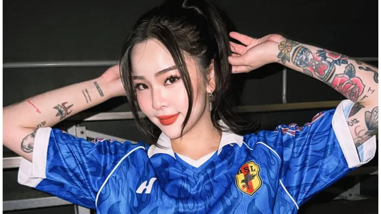 Marin Takahashi รฎศi pune fanii pe jar! Pictorial incendiar cu japoneza ...